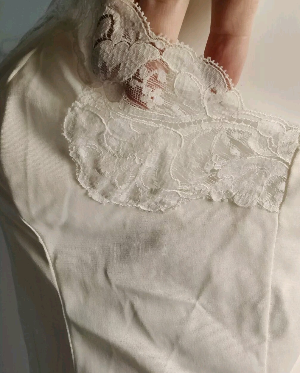 Vintage Wonder Maid Cream ILGWU Size 34 Camisole Non Cling 100% Antron Nylon USA