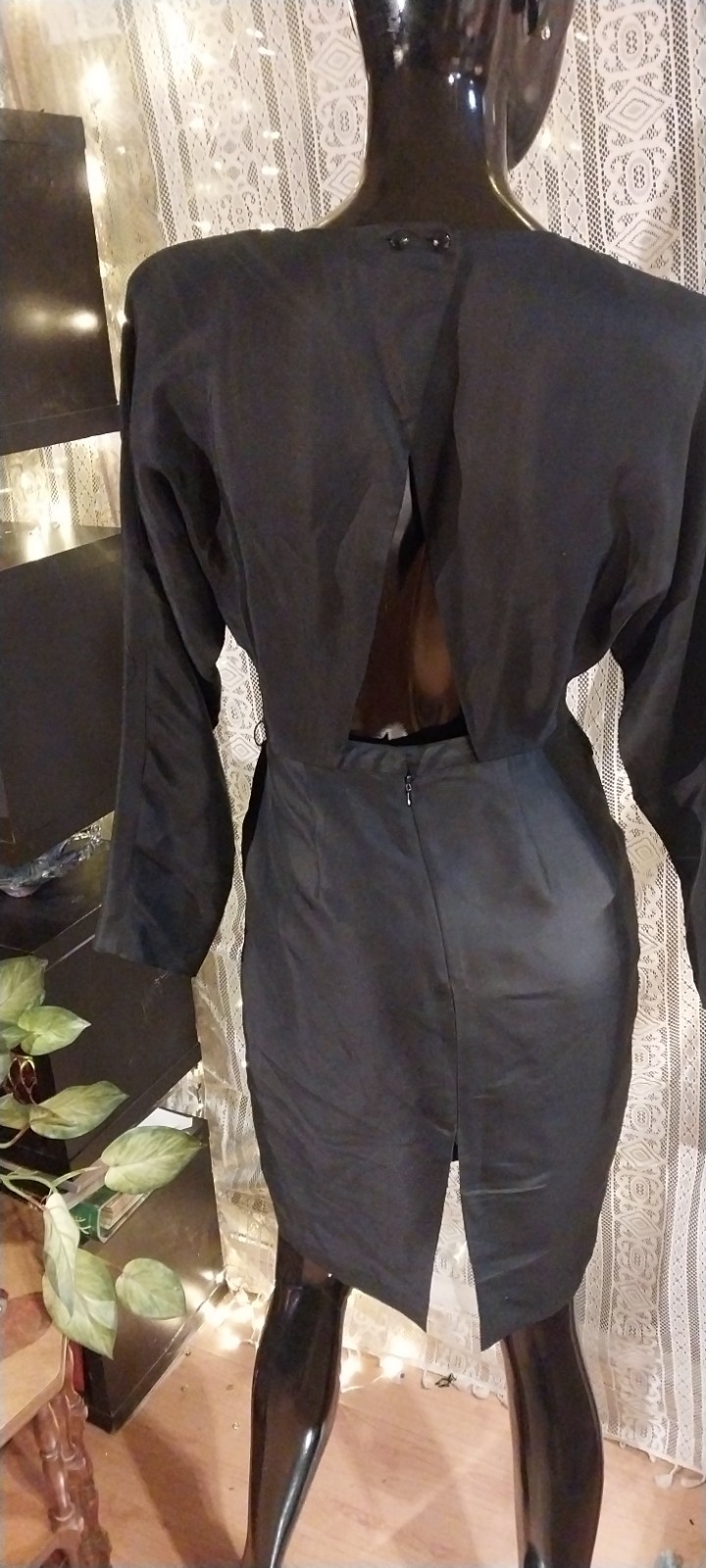 Vtg. Silk Studio Black Long sleeve Working Girl Dress. Sz Sm. Embroidered Leaves