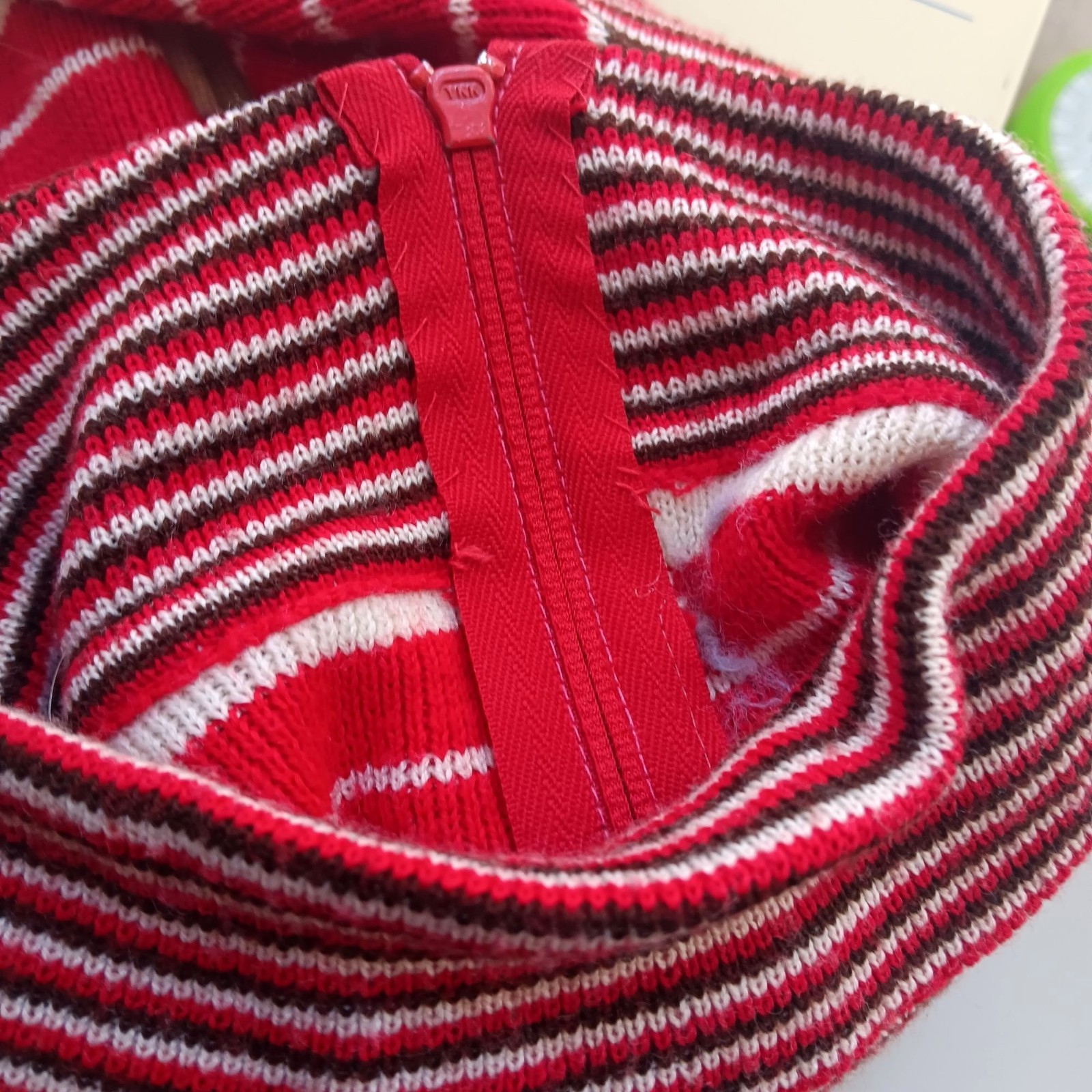 True Vintage Top Medium 1970’s Sleeveless Striped Turtleneck Back Zipper Boho