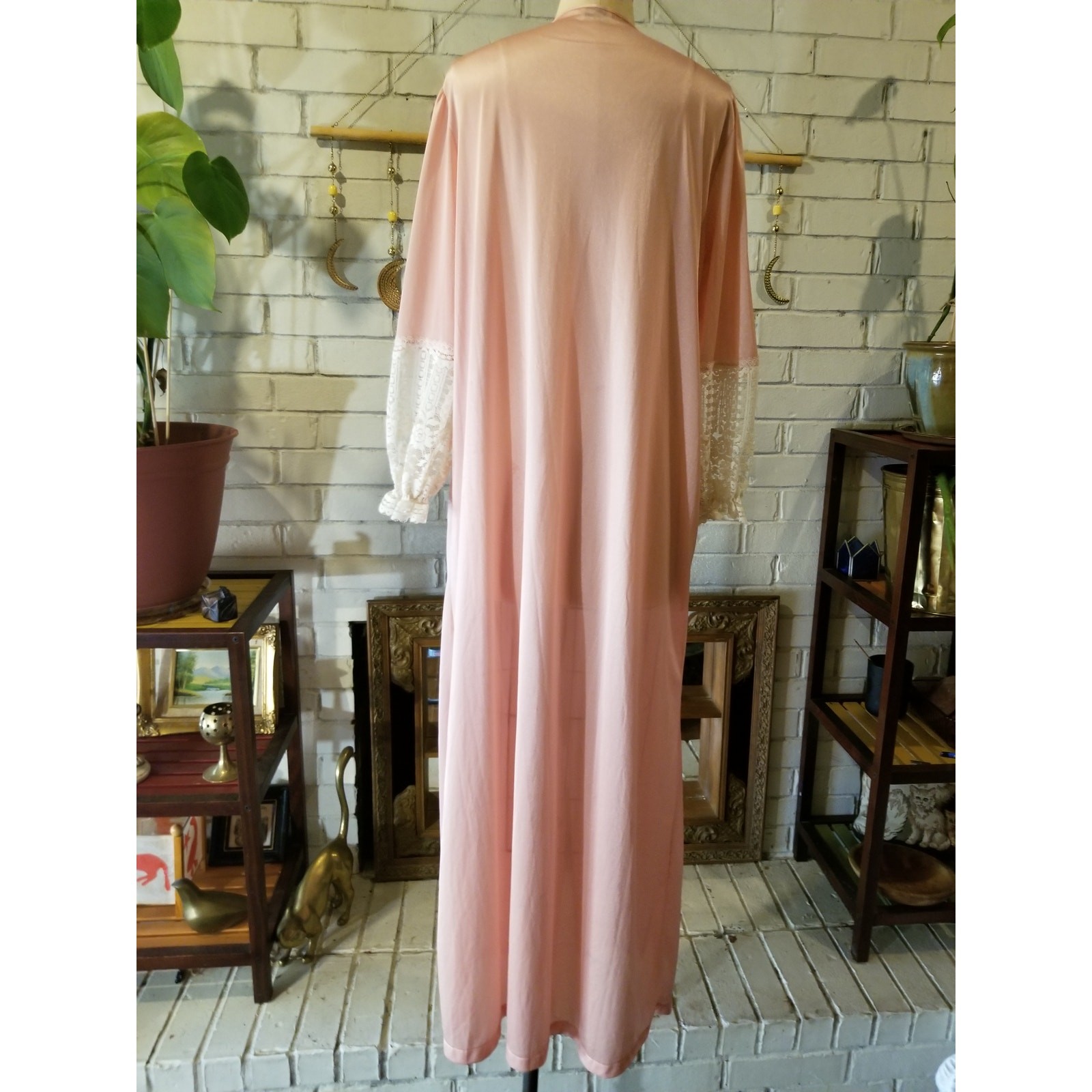 Vintage 70s Peach Nylon Peignoir Robe Soft Moments Floral Lace Bishop Sleeve M