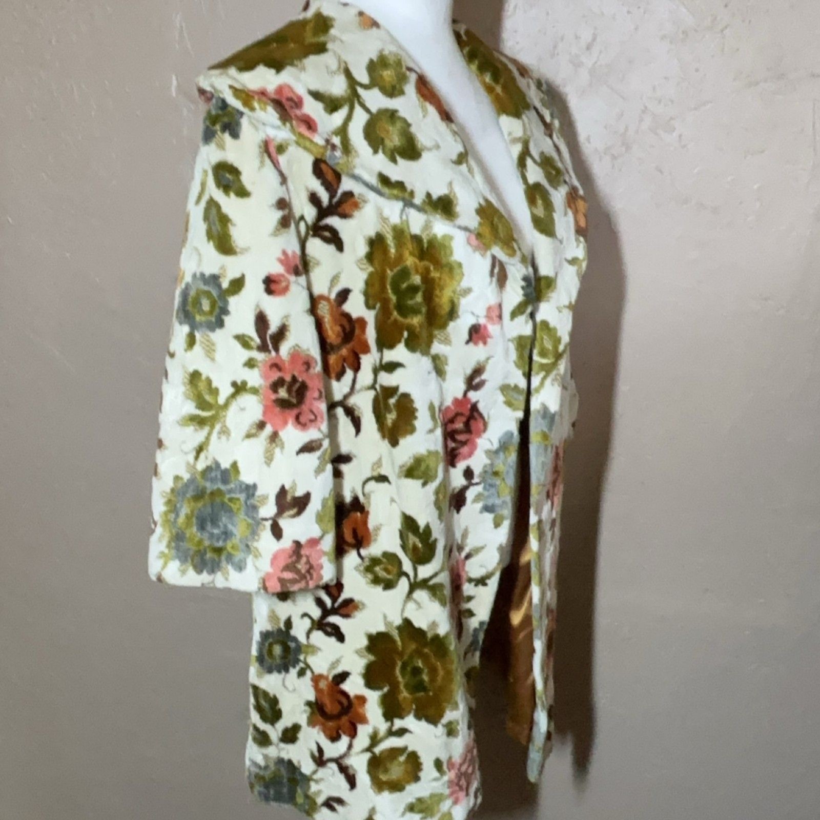 Vintage Floral Chenille Tapestry Coat Cream Olive Green Orange Pink Pockets