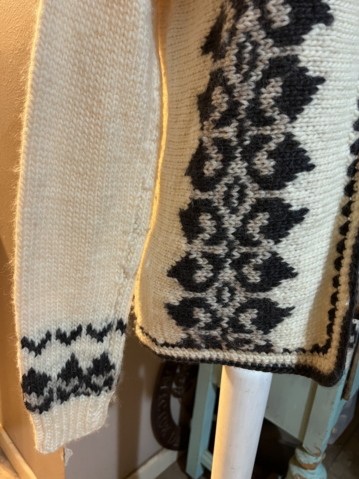 Vintage Handknits of New Zealand Wool Cardigan Sweater Women’s Small S