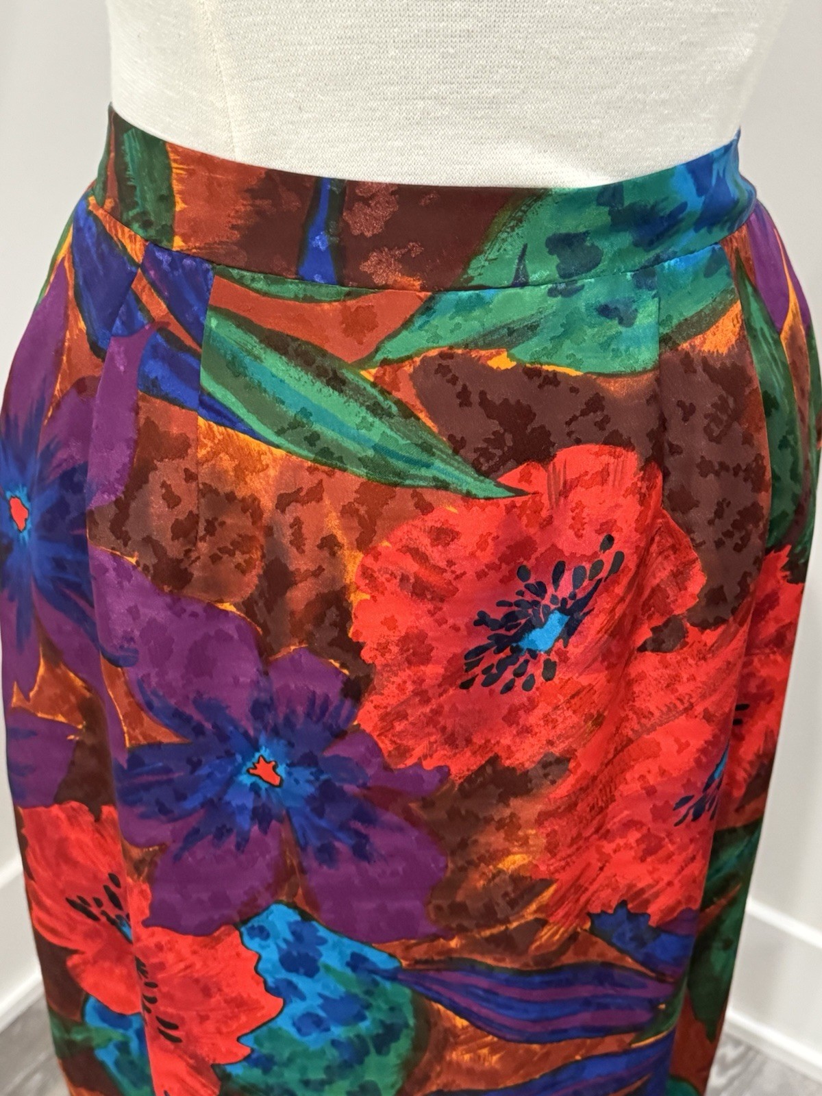 Vintage 80’s Anthony Sicari Women’s Size 8 Sweater Top & Skirt Set Floral Multi
