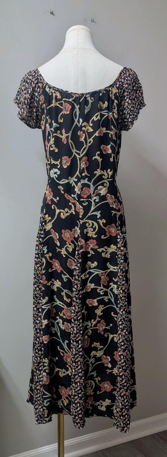Vintage 90’s Nostalgia Floral Inset Tiny Flower Midi Rayon Dress S/M