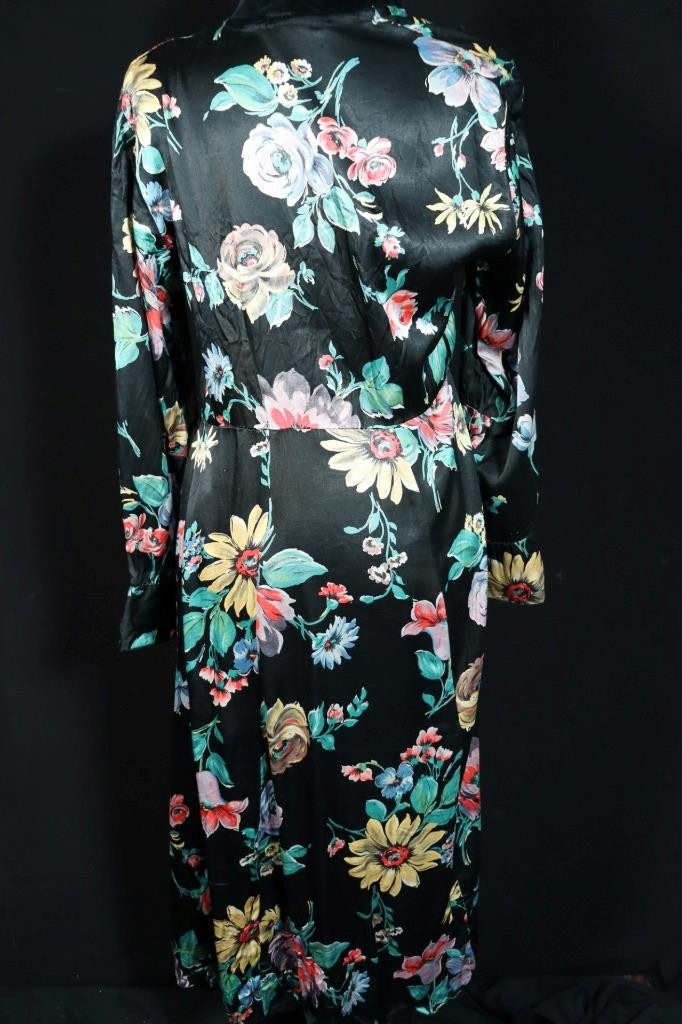 Vintage 1940’s French Silky Rayon Satin Black Floral Dressing Gown Size 6-8