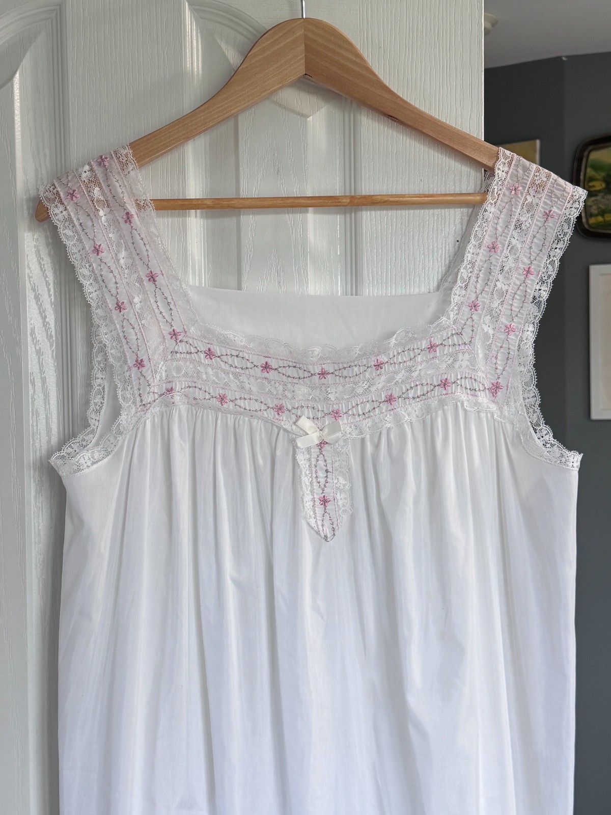 Vintage Komar Nightgown Large Average White Pink Embroidery Lace Cottagecore