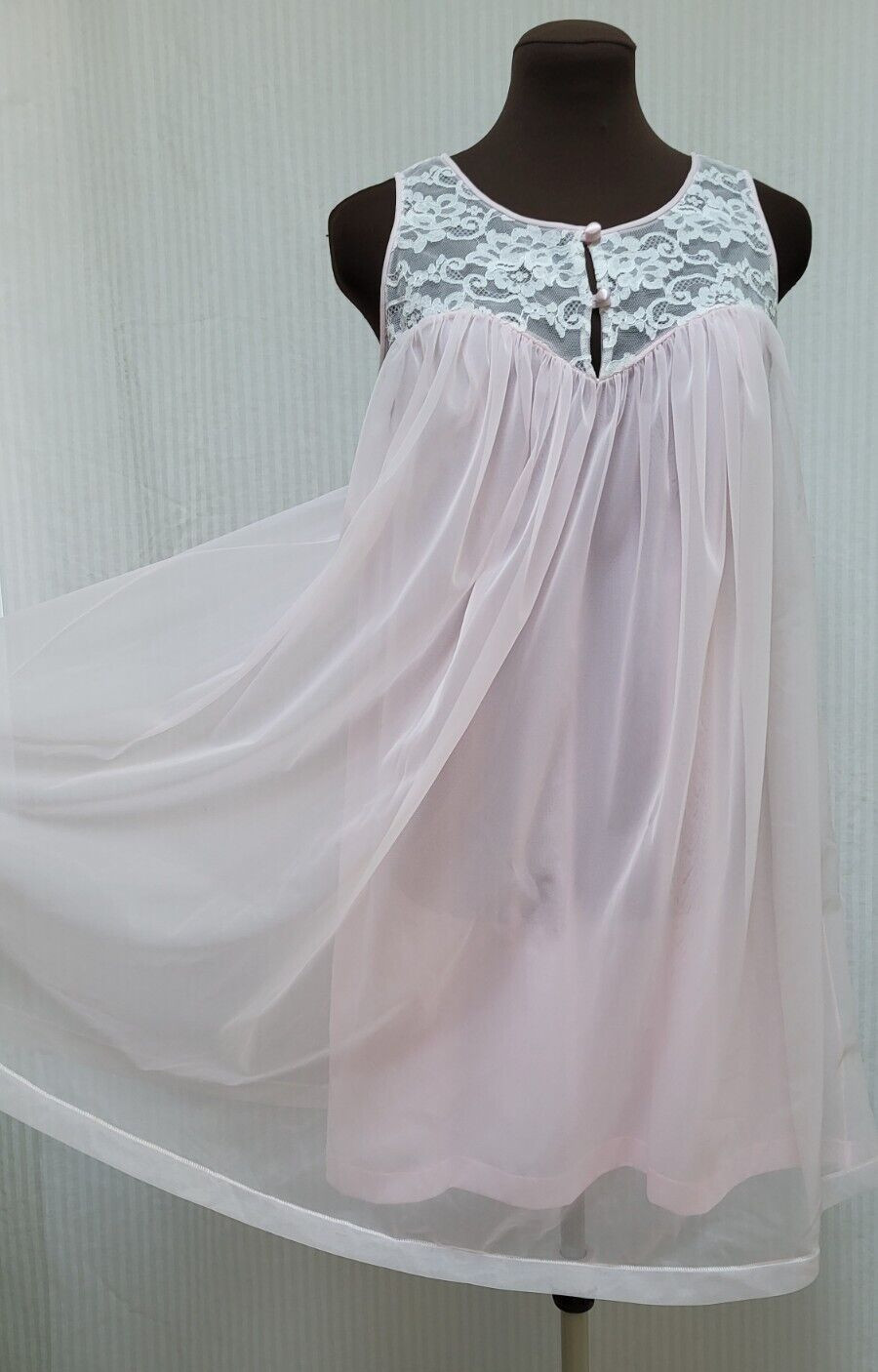 Vintage KOMAR Pink CHIFFON & LACE Babydoll Sissy Nightgown – Size S – EUC