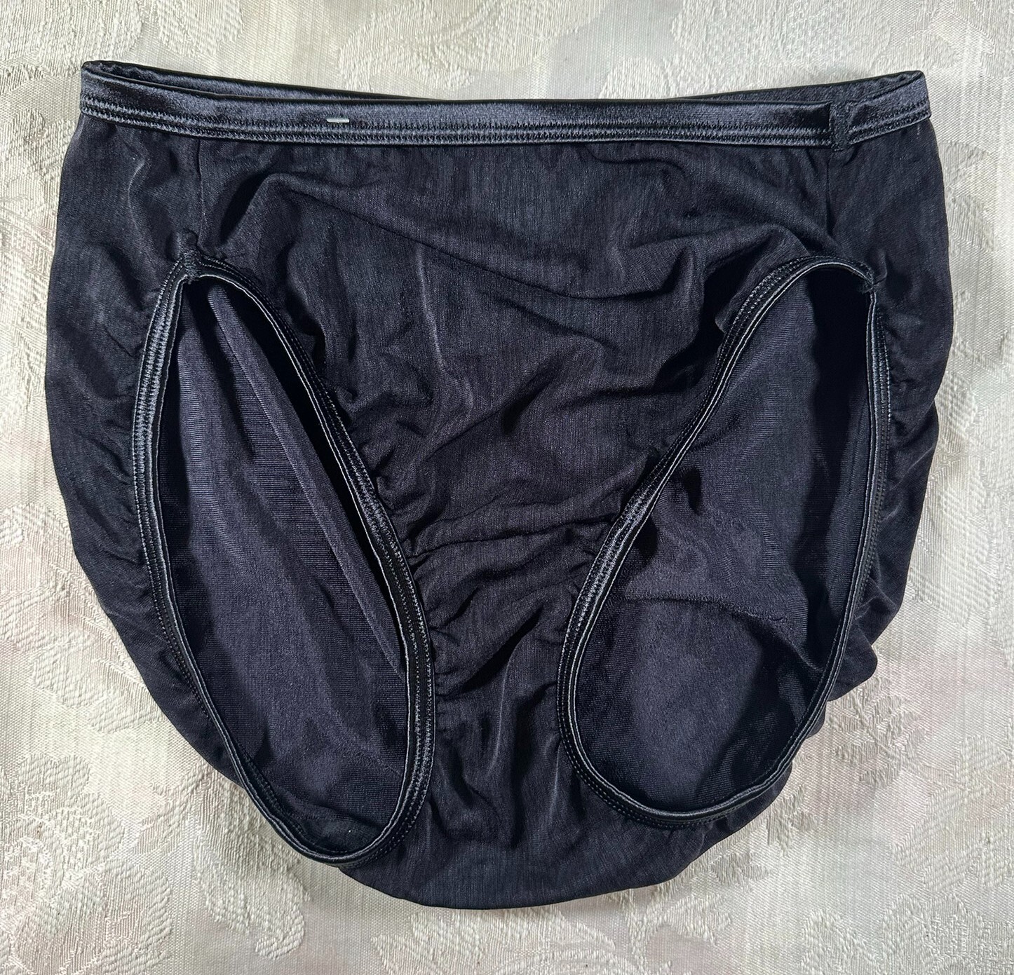 Vintage VANITY FAIR Panties Black Size 5/S Bikini Shimmer Nylon Spandex 16345