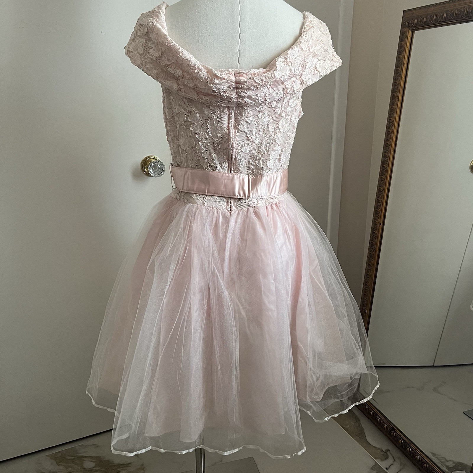 Vintage Women’s Pink Lace and Tulle Dress Size M