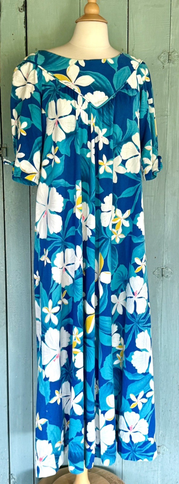 VTG 60’s Reef Hawaii Cotton Barkcloth Muumuu Dress V-Yoke Bow Slv Luau Tiki S/M