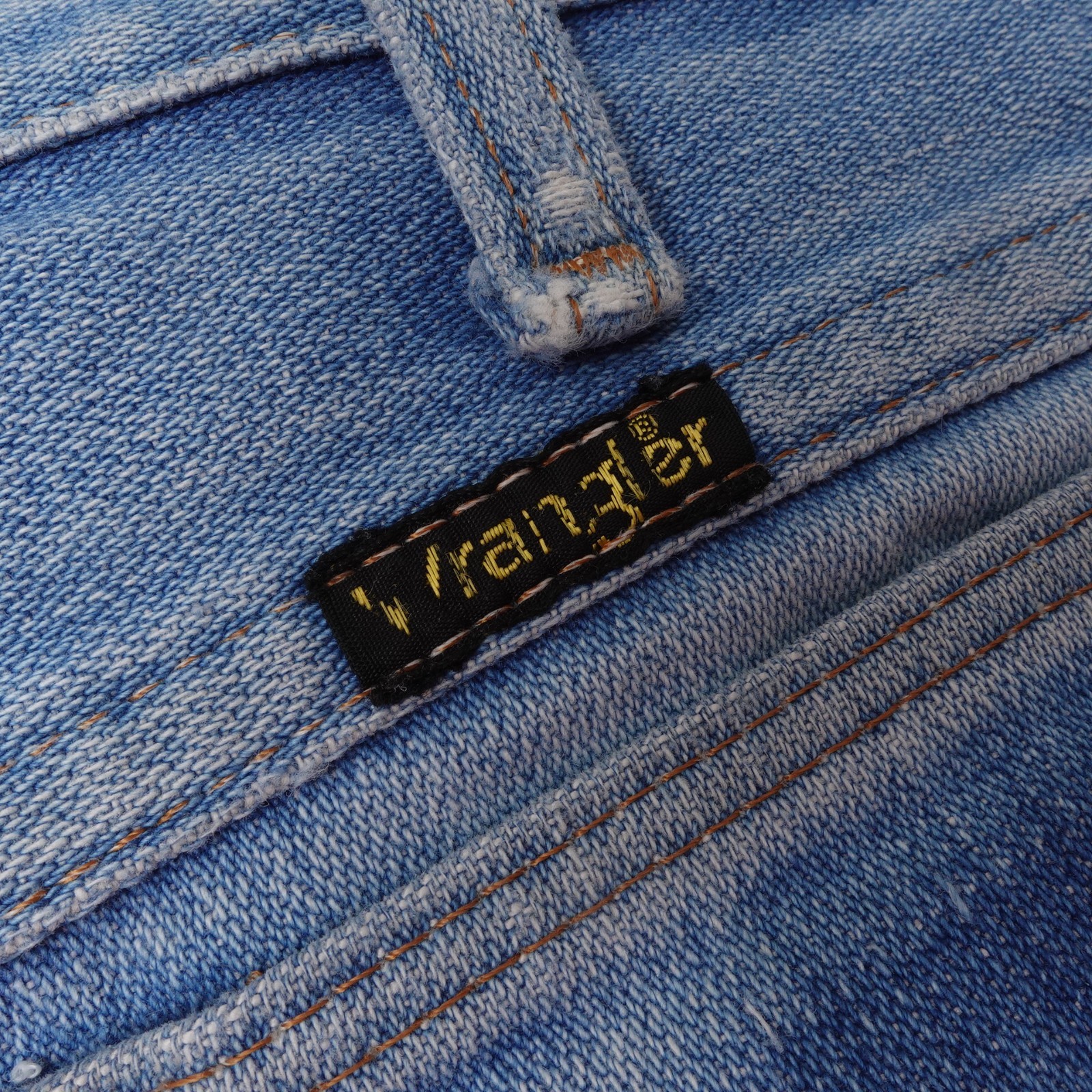 Vintage 70s Wrangler No Fault Denim Jean Shorts Made in USA Size 30 4″ Inseam