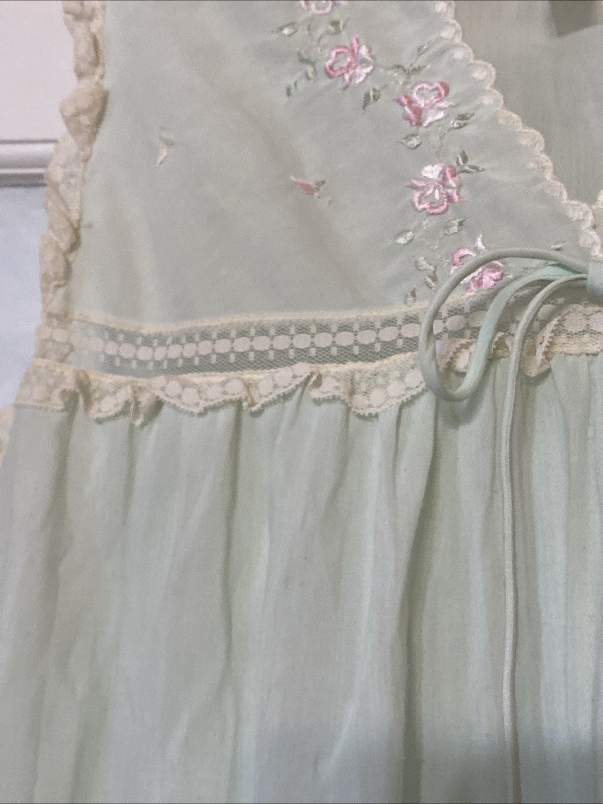 Vintage Komar Nightgown Pale Green Cottage Large USA
