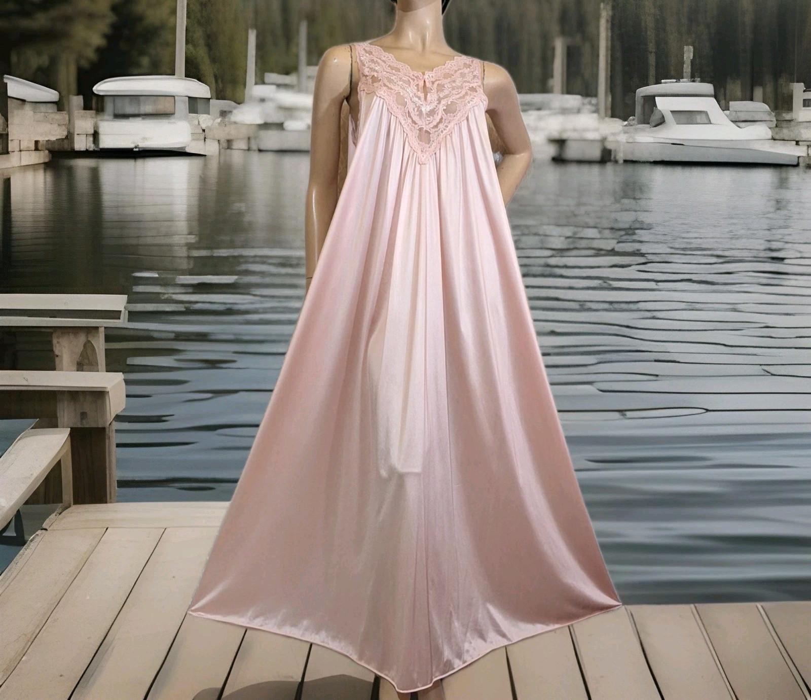 VTG Vanity Fair Lingerie Nightgown Pink Lace Free Bust Antron II Nylon L Sweep M