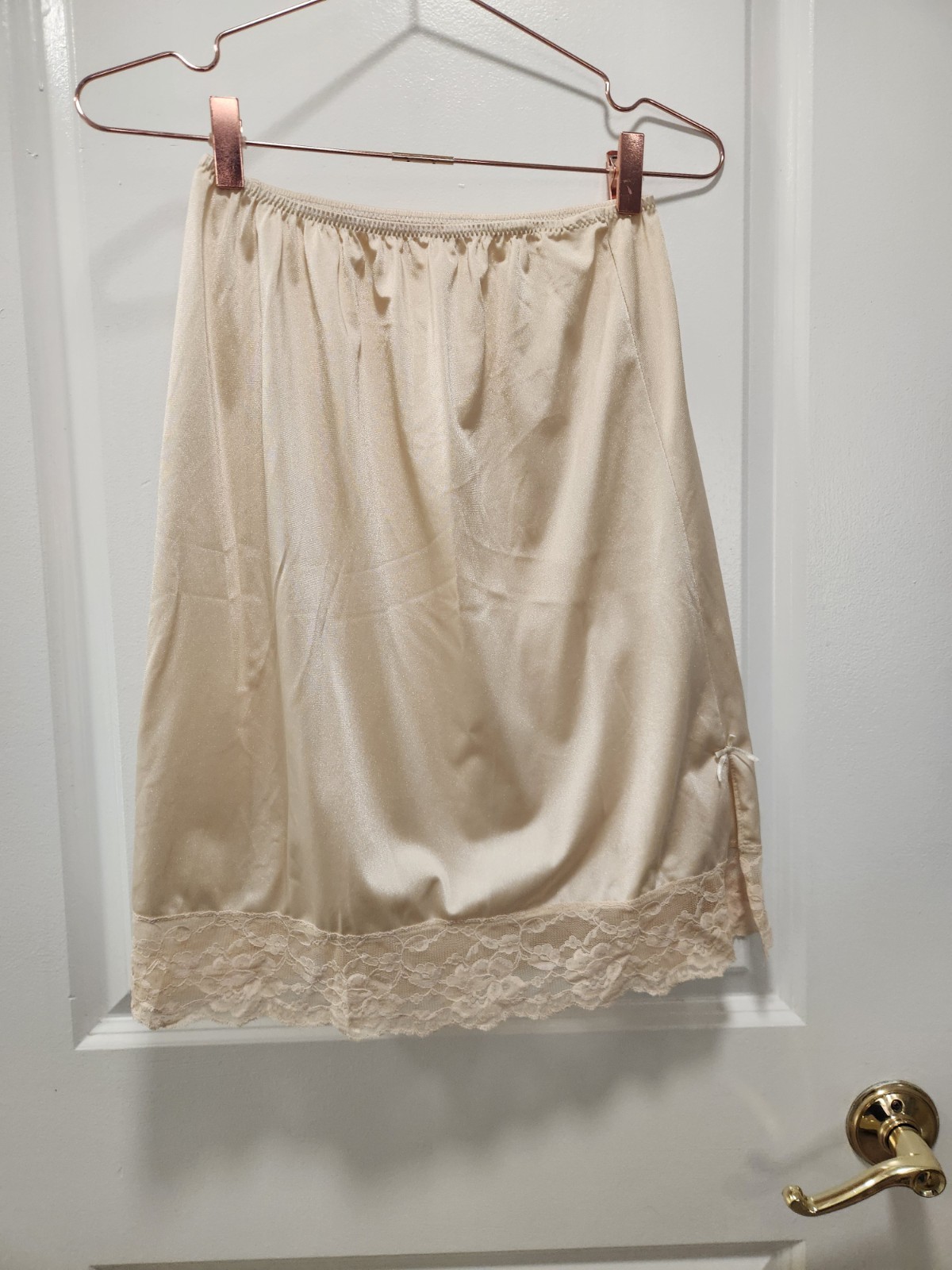 Vintage Hers Beige Slip – Made in El Salvador, Delicate Lace Detail, Coquette
