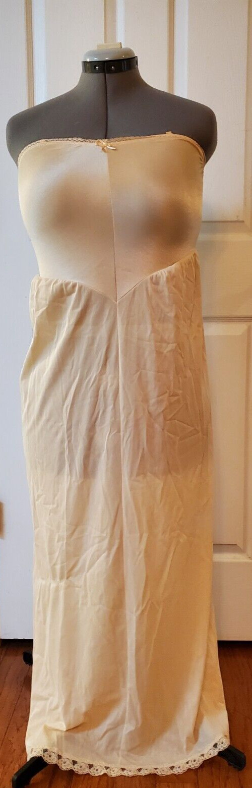 VTG Vanity Fair Beige Dupont Nylon Full Slip Lace Adjustable Straps 34 LL NWT