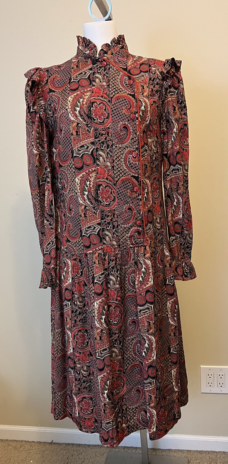 Vintage 60s/70s JC Penney Fashions Rayon Long Sleeve Button Front Dress