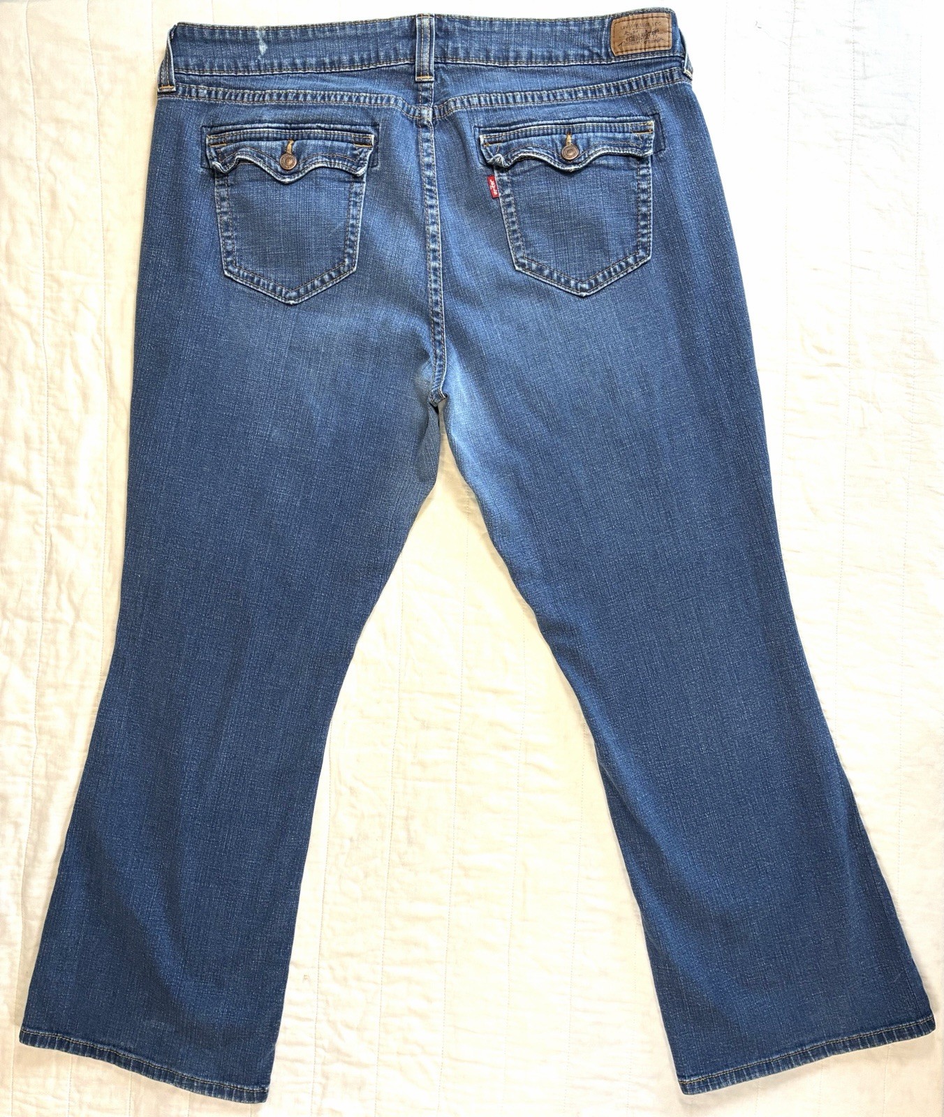 Levi’s 542 Women’s Plus Size 22W Medium Flare Jeans Flap Pocket Blue Y2K 2008