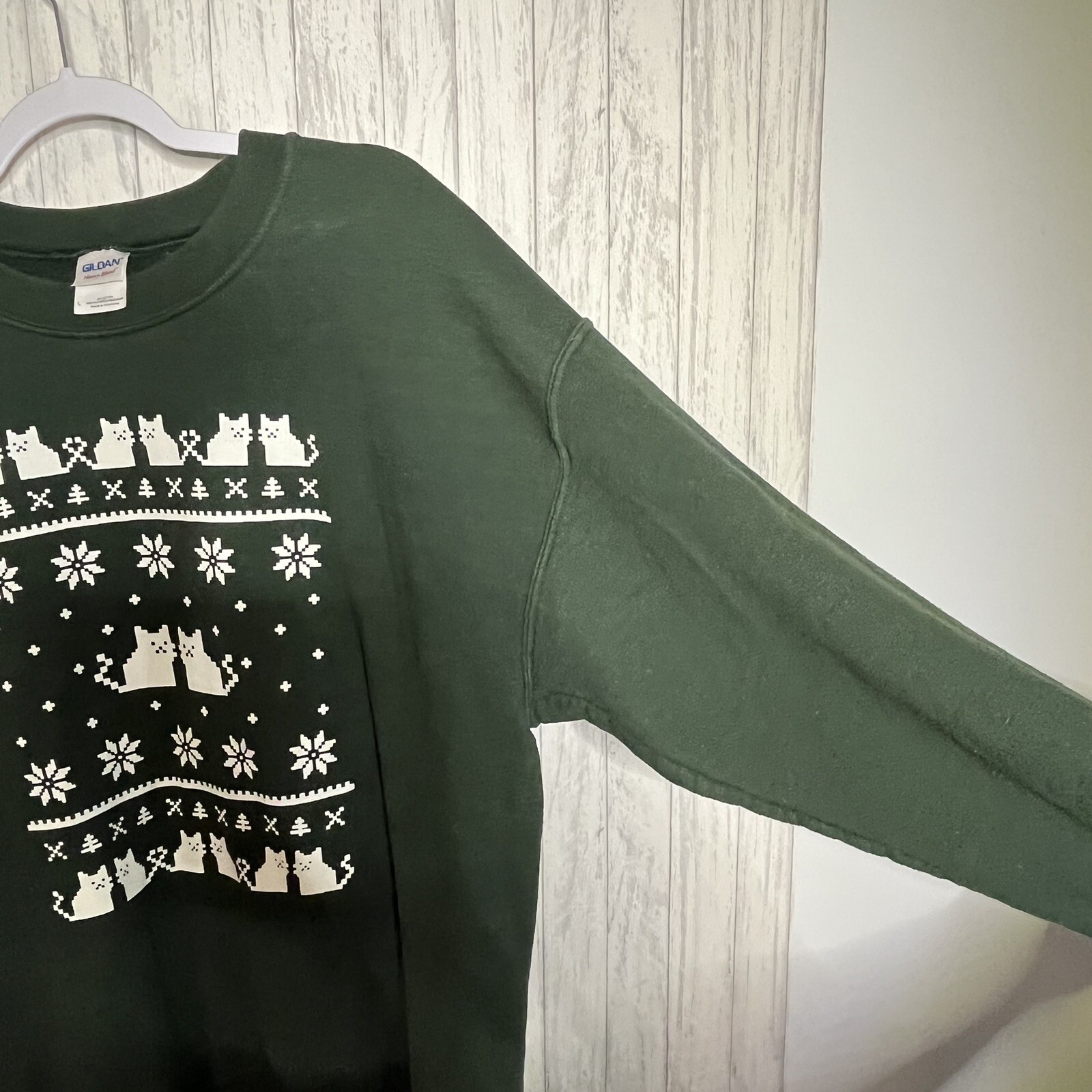 Pixel Digital Kitty Cat Holiday Christmas Green Sweatshirt Gamer Style Sz Large