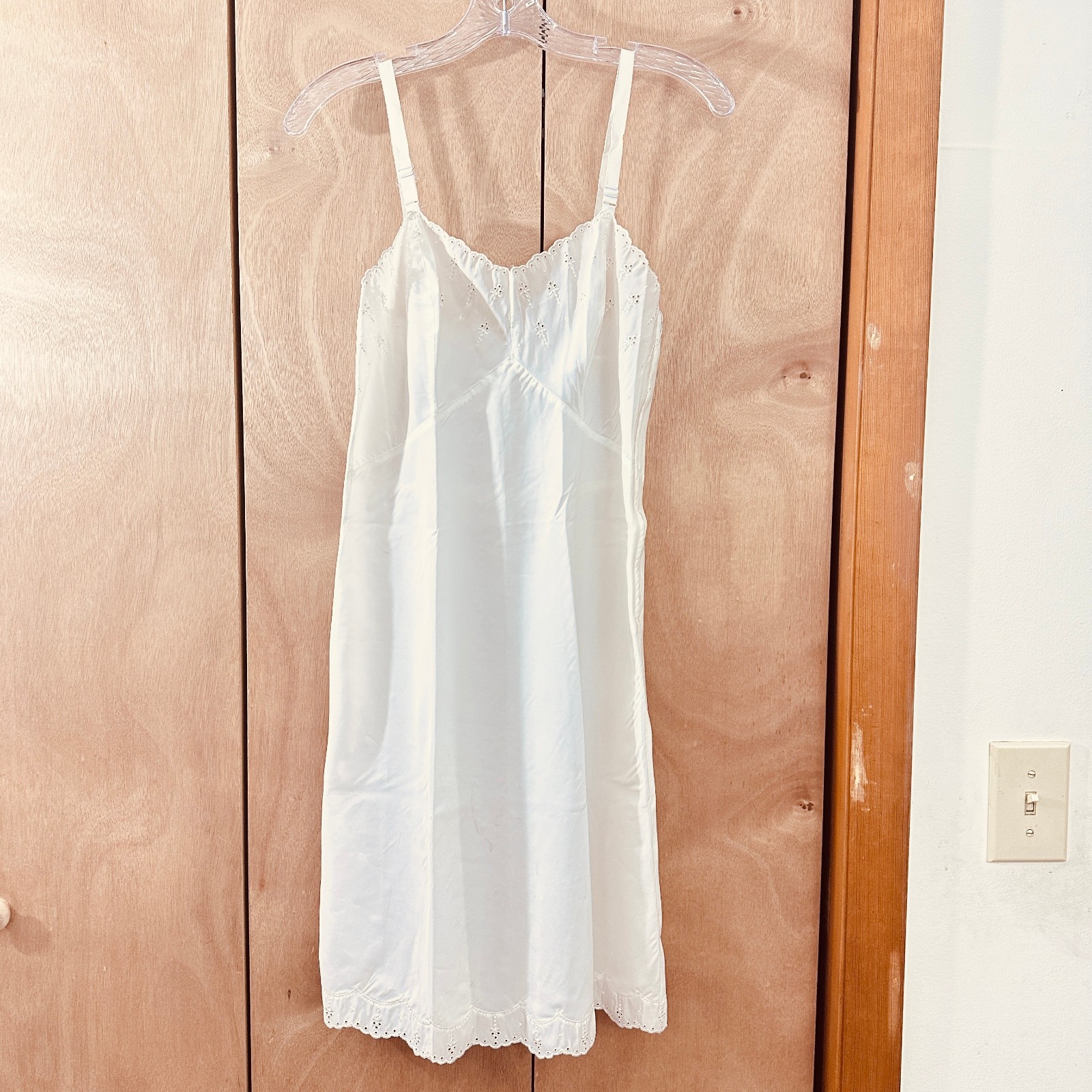 1950s Barbizon Flirt Off White Full Slip Taffeta 32 AV Side Zip Tafredda Flaws
