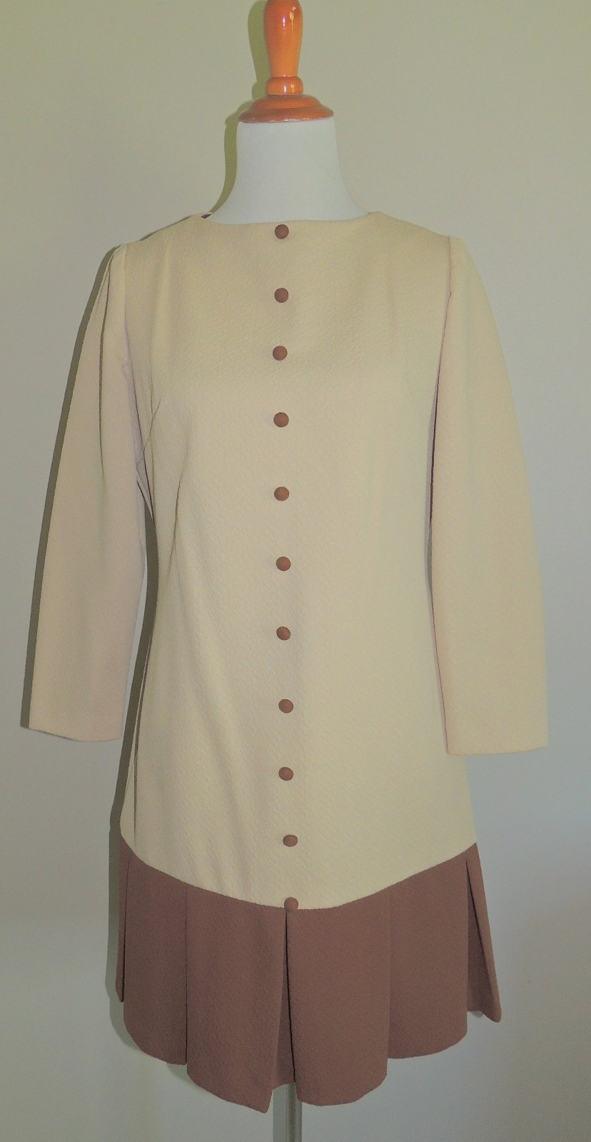 VINTAGE TRENDS BY JERRIE LURIE BROWN/TAN POLY BLEND LONG SLEEVE DRESS