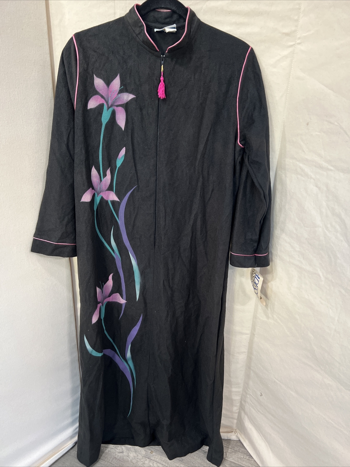 Adesso NOS Vintage Nightgown Pajamas Muumuu Zip Up Flowers Acetate Fabric Medium