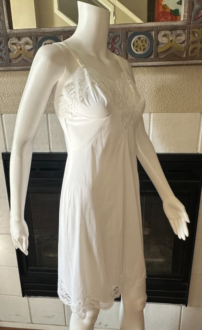 Vintage Sears Anti-Cling Antron Nylon Full Slip Silky White Sz 32