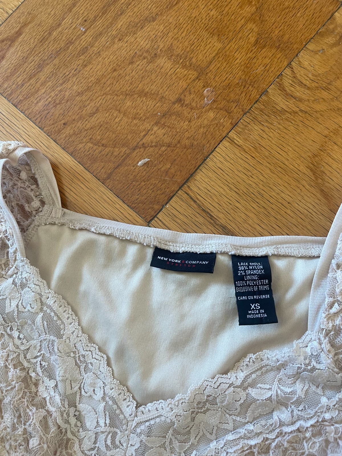Vintage Y2K New York & Company Ivory Ruched Lace Sweetheart Corset Style Top XS