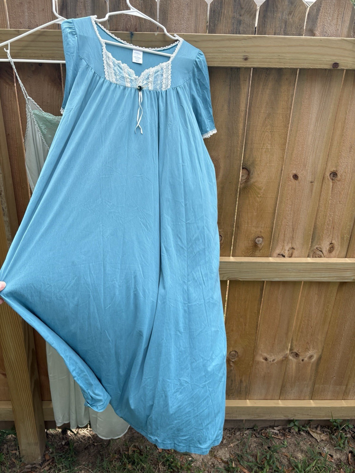 Lot Of 10 Pieces Vintage Nightgowns And Robes Moomoos Slips Lingerie L/XL