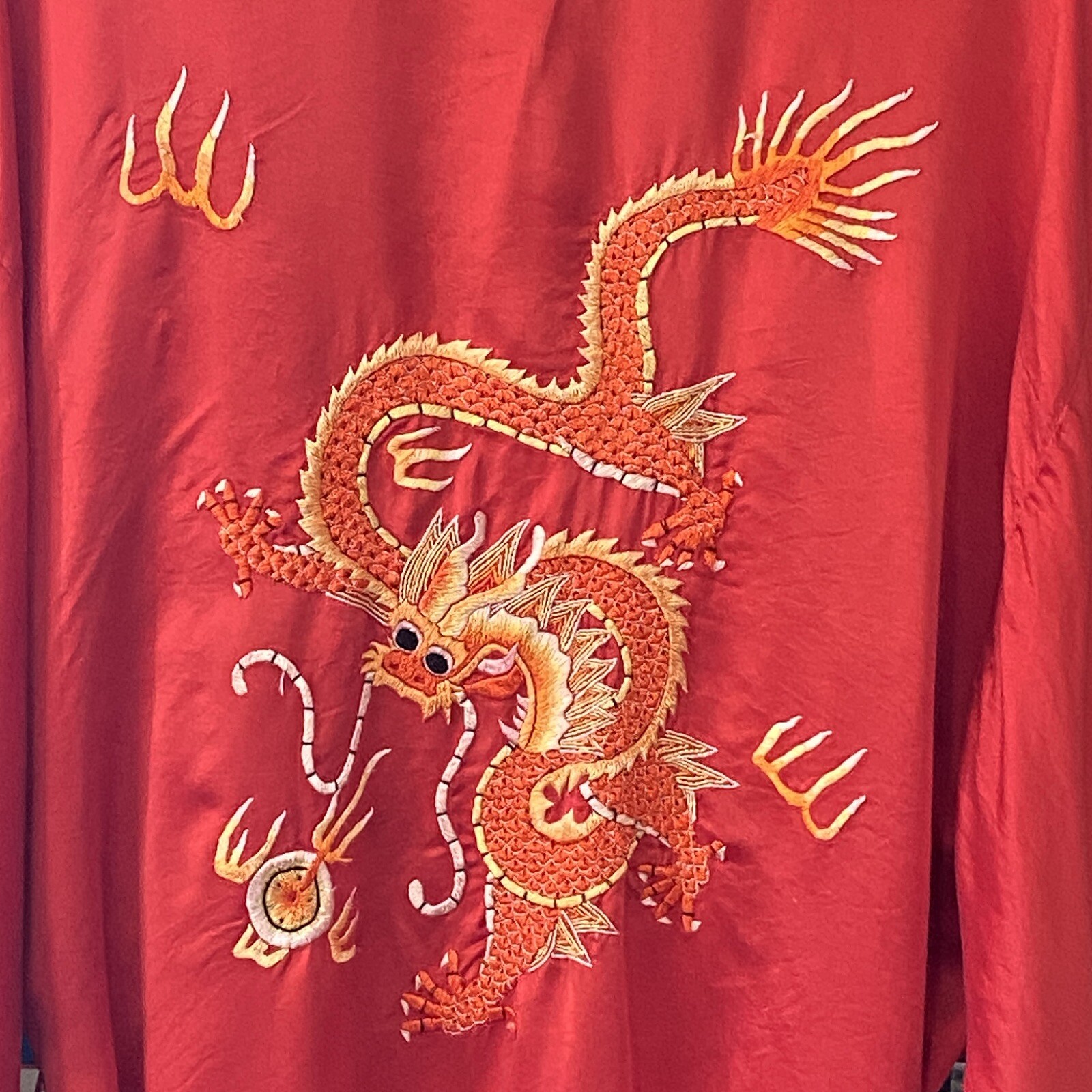 Golden Deer Kimono Robe Size Medium 100% Silk Red Hand Embroidery Dragon Vintage