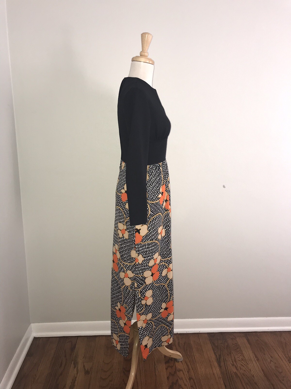 Vintage It’s Better Size XS/S Black Floral Acrylic Double Knit Maxi Dress