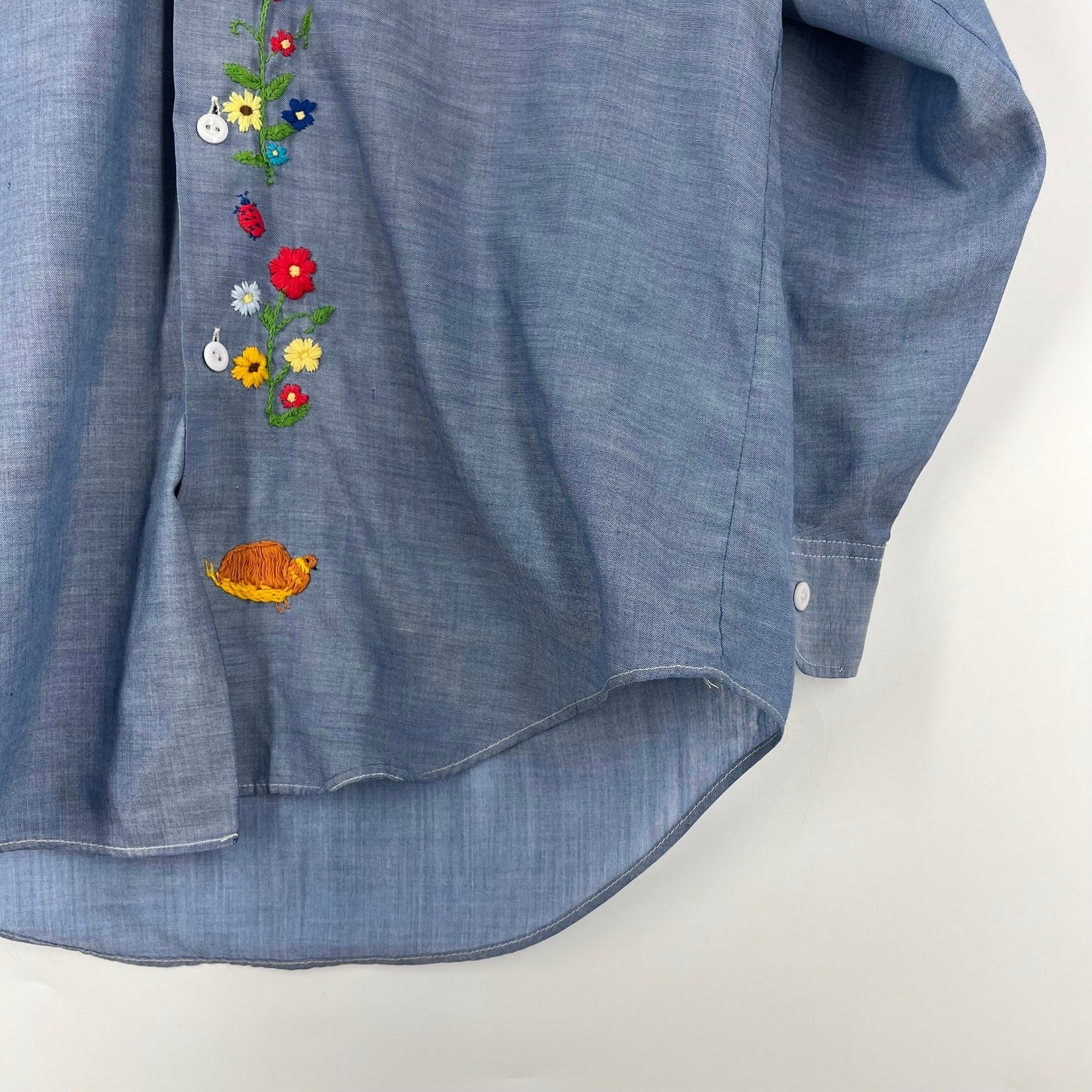 Big Mac Vintage Embroidered Chambray Shirt Floral Garden Ladybug Turtle 70s Sz M