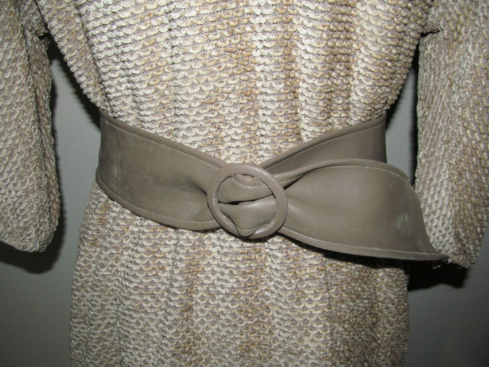 Vintage 70s 80s S Dress V Neck Dress Tan Brown Belted Dolman Hippie Pedestal