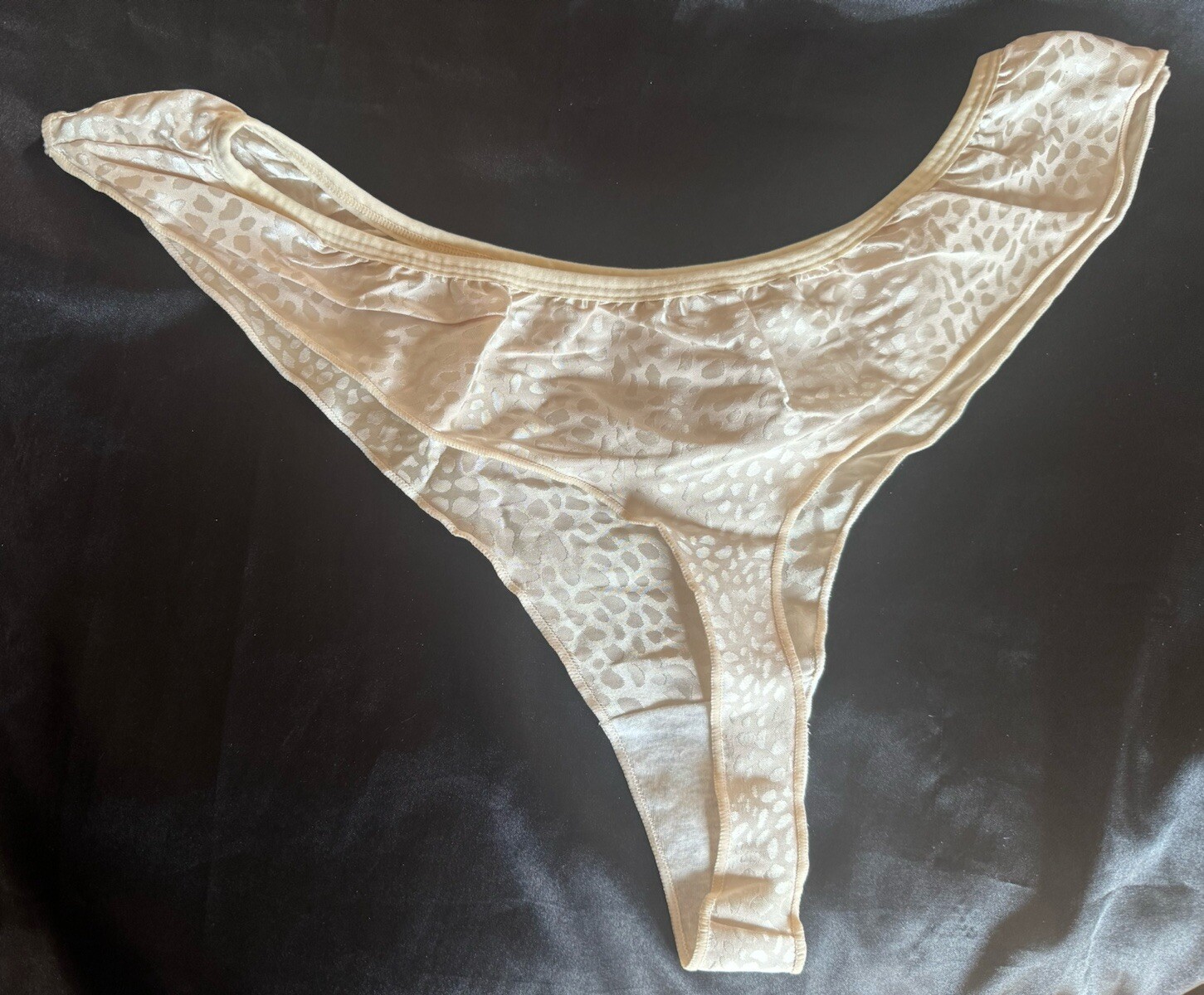 Sexy Vtg Style 1980s Satin Flutter Ruffle Cream Gold Print Thong Panties Sz L