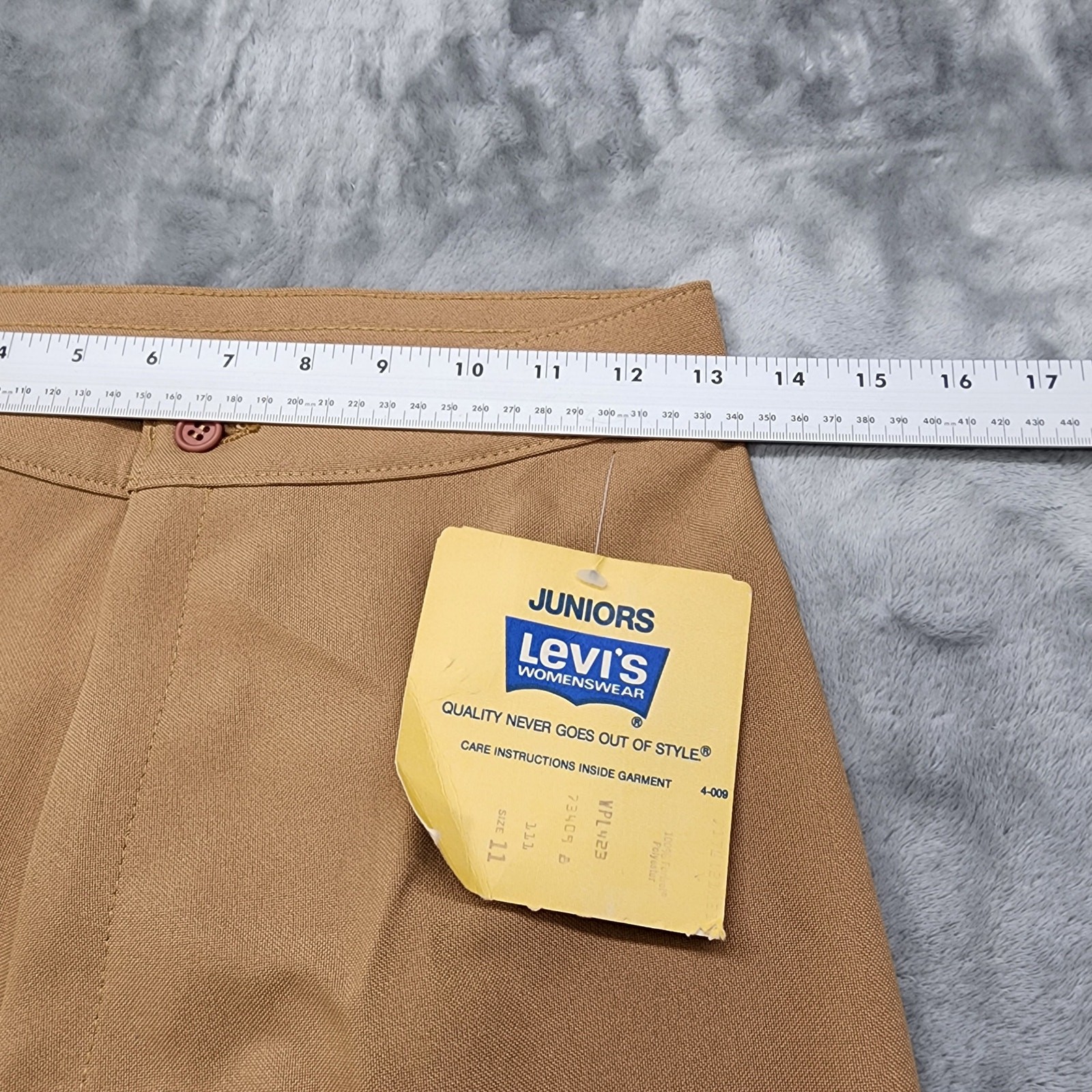 NEW Vintage 80s Levi’s Pants Womens XS/11 Tan High Rise Straight Leg Polyester