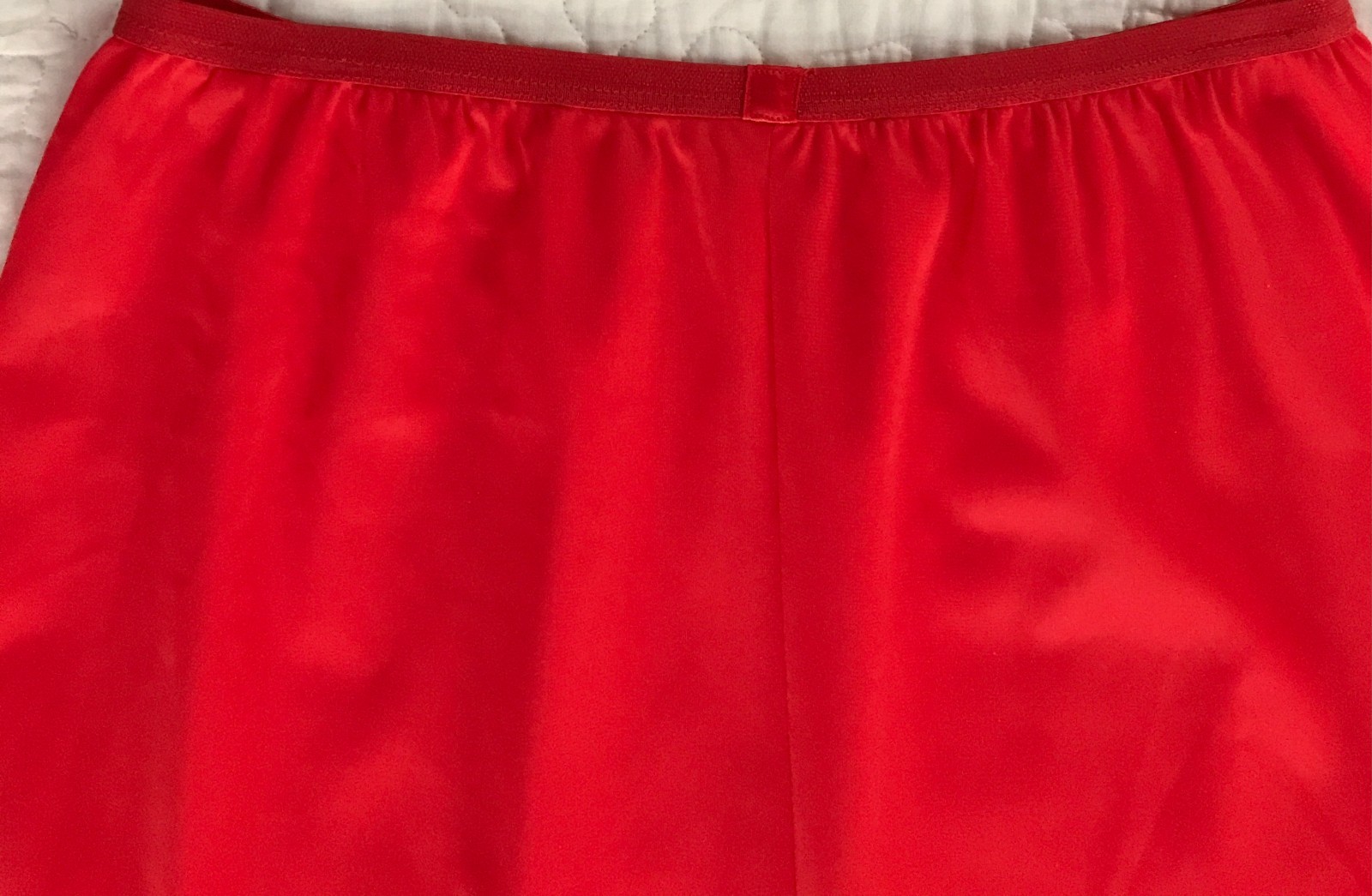 VINTAGE Sz Small 1960’s VANITY FAIR Tricot Nylon CORAL HALF SLIP ~ PILLOW TAB