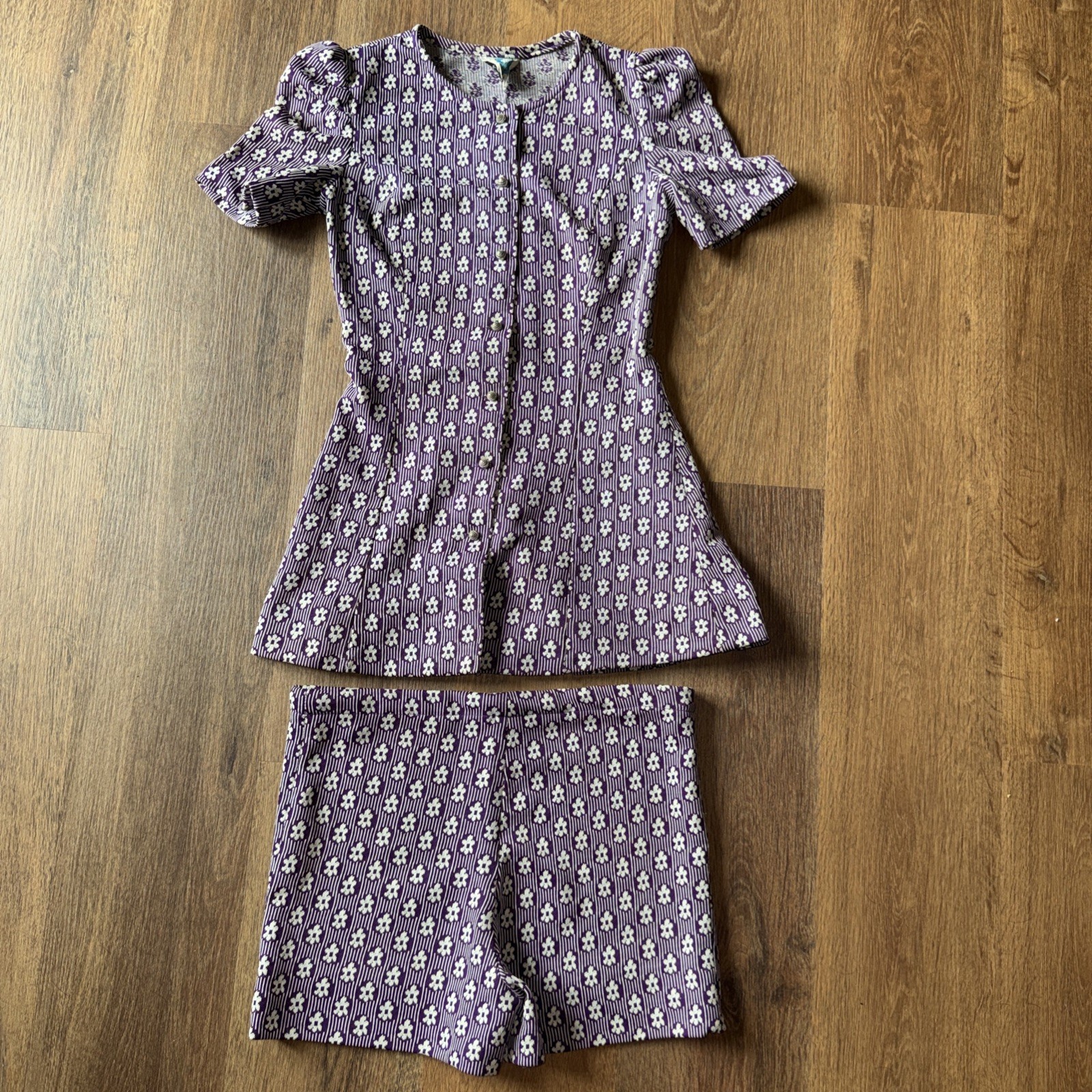 True Vintage 60’s Top & Shorts Set Mod Flower Power Print