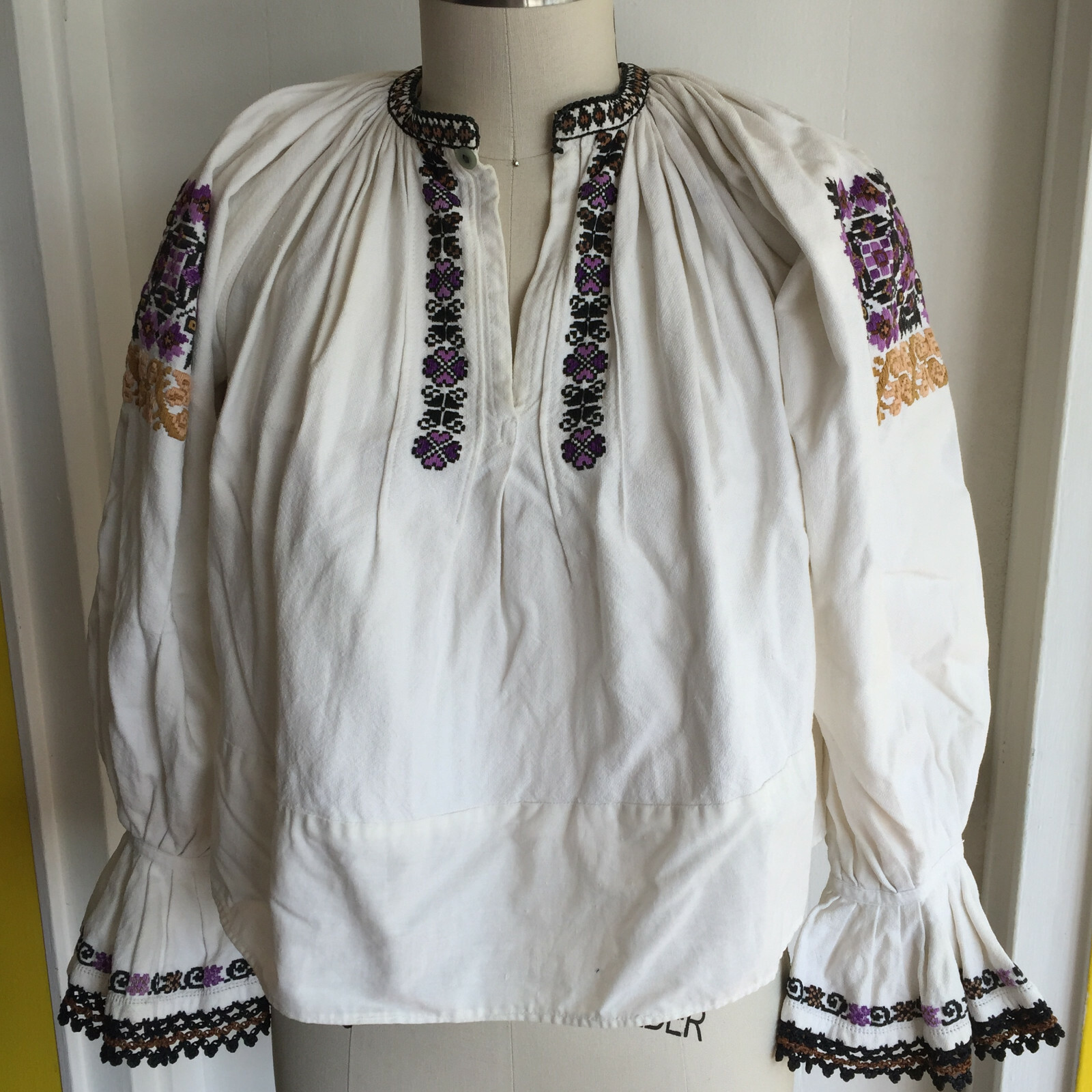 VINTAGE HUNGARIAN FOLK BLOUSE Embroidered Heavy Linen Peasant Top S M OOK