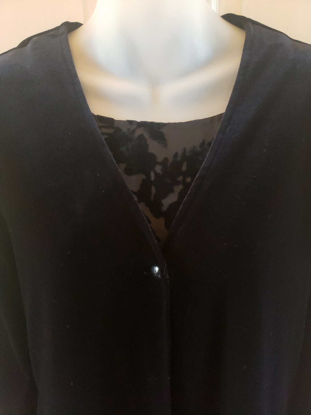 VINTAGE JOAN LESLIE LADIES BLACK FLORAL TEXTURED VELVET TOP CARDIGAN LAYERED MED