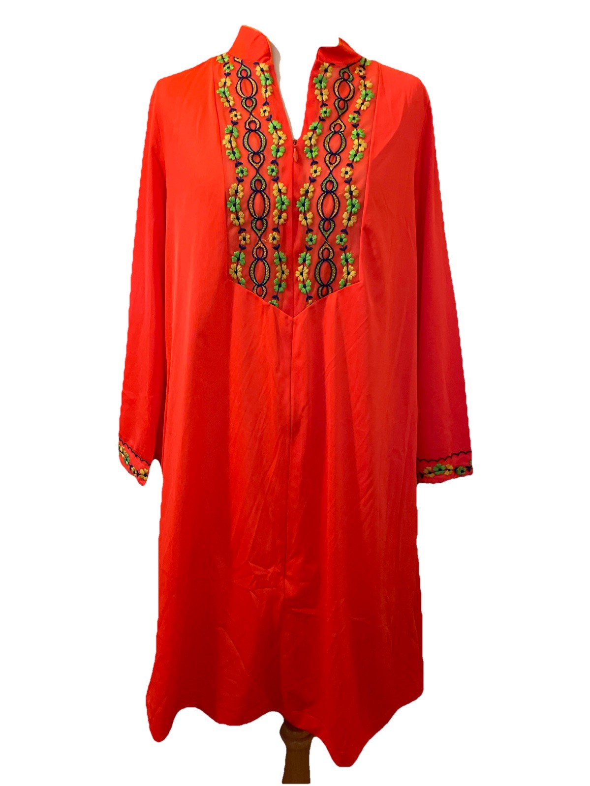 60’s Loungewear By Gossard aka Gossard Artemis Orange Gown/Robe Sm Embroidery