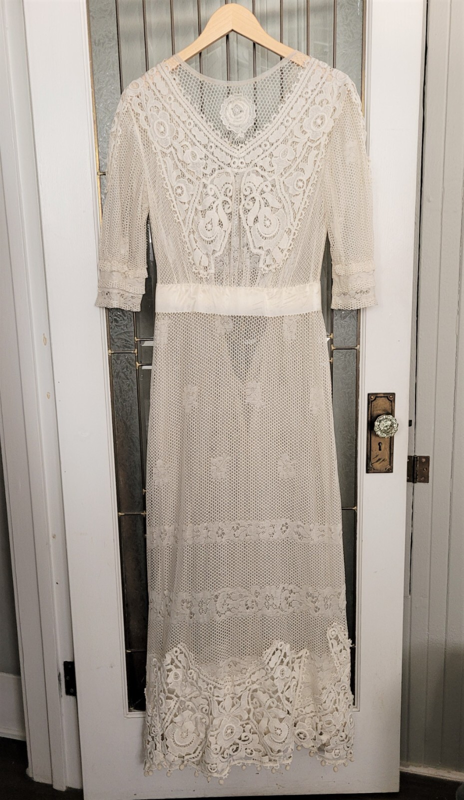 ANTIQUE EDWARDIAN IVORY WOVEN MESH NET DRESS ORNATE IRISH CROCHET WORK BOBINET