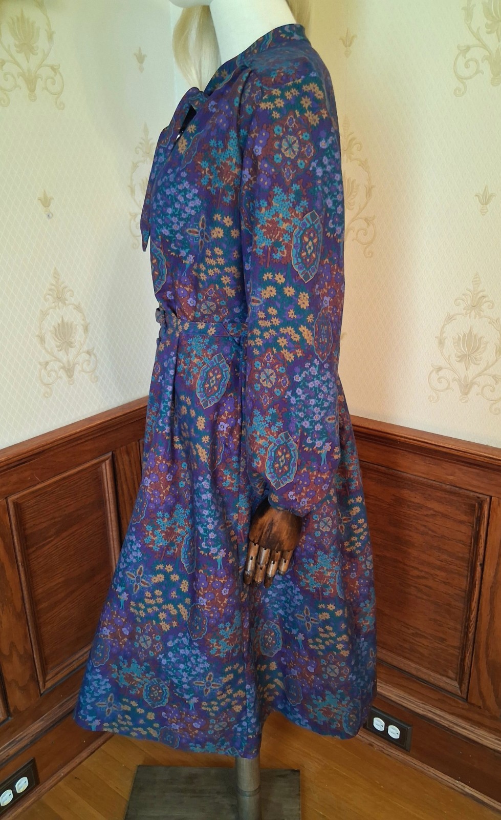 Vintage 1970s British Lady Union-Made Psychedelic Paisley Boho Mod Dress, s 18.5