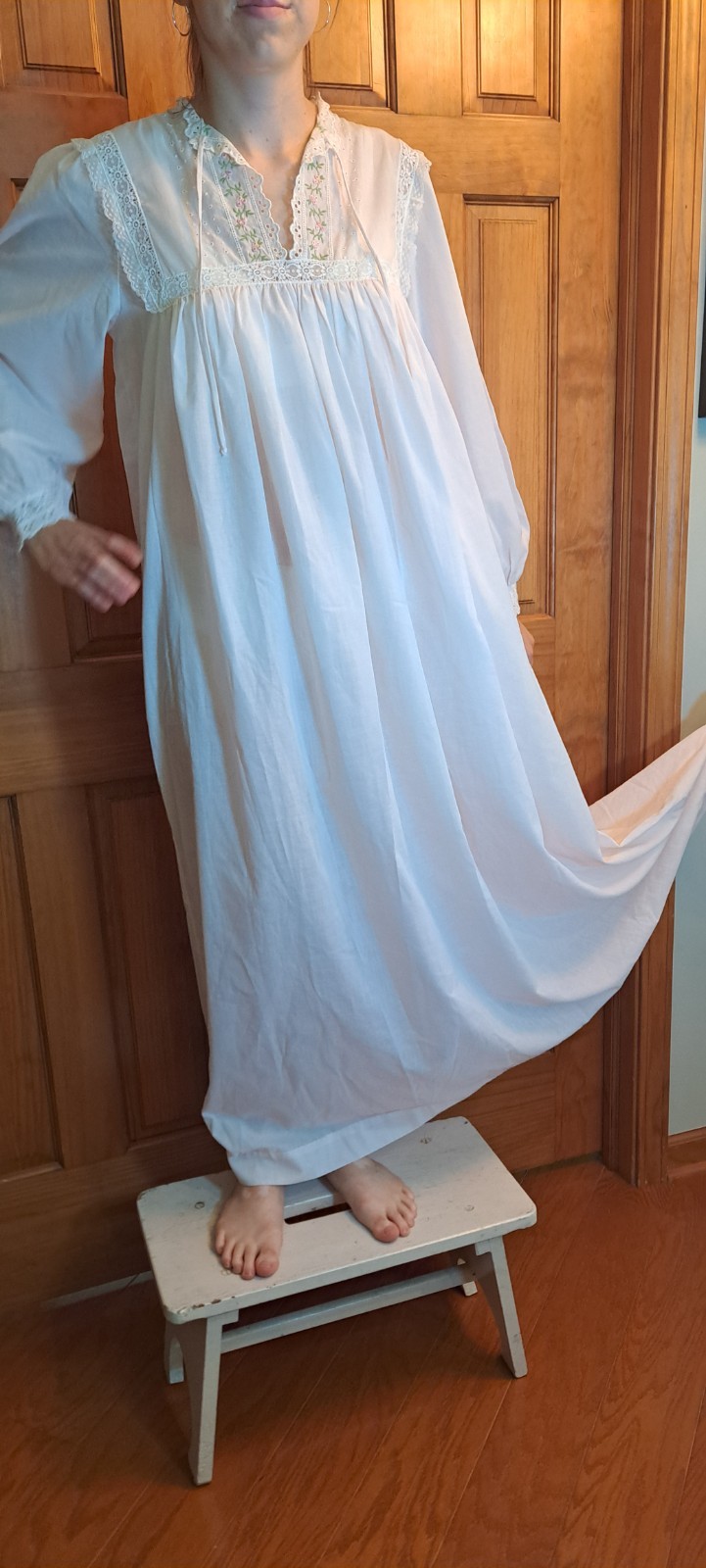 Vtg Vanity Fair Long Nightgown V Neck Buttercream Beige Sml 32 V Neck