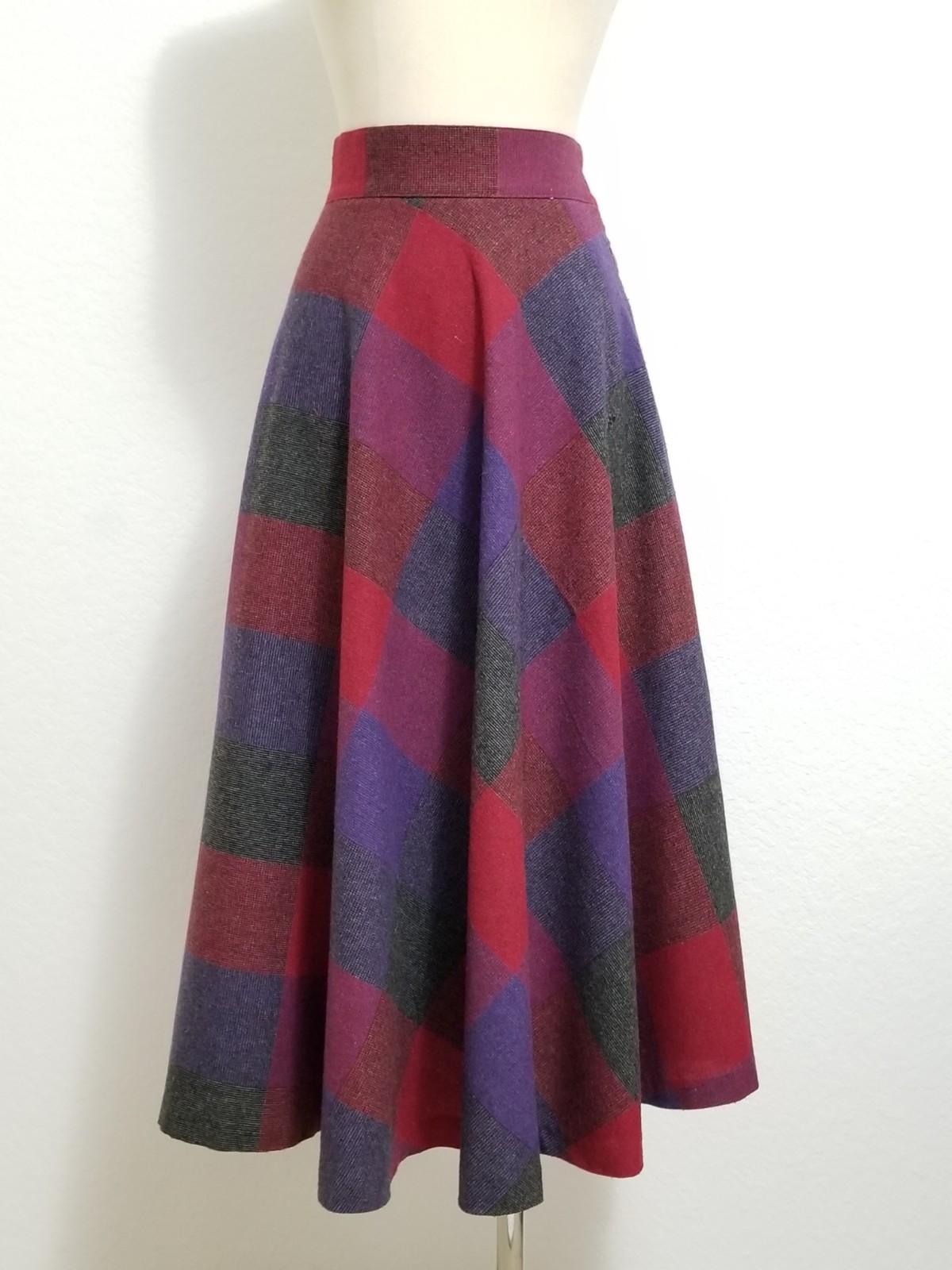 Vintage High-end Wool Blend Magenta Plaid Skirt w Matching Cape Poncho 2pc Set 3