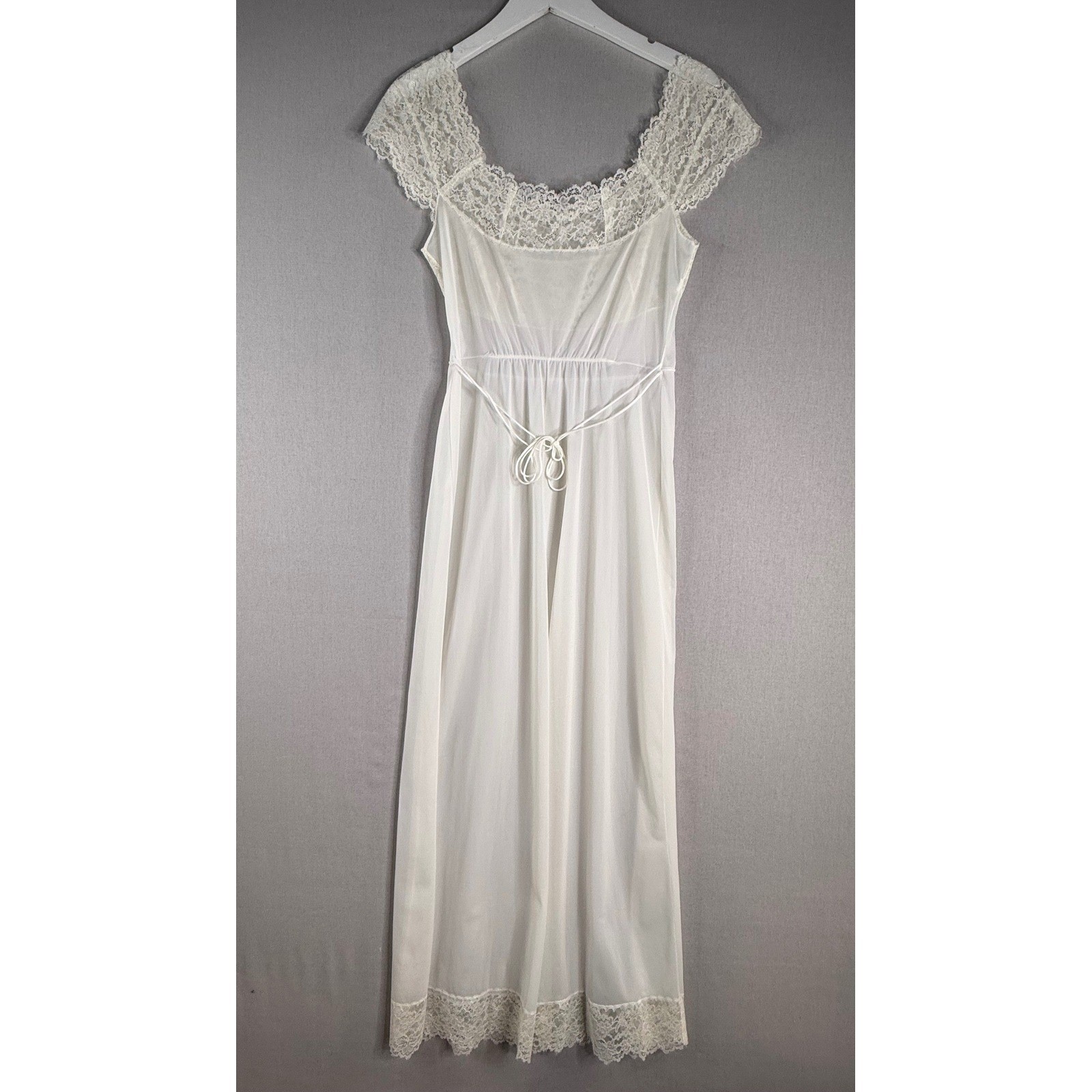 Carter’s Vtg Lace Nightgown Womens 34 Small White Nylon Maxi Bridal Coquette