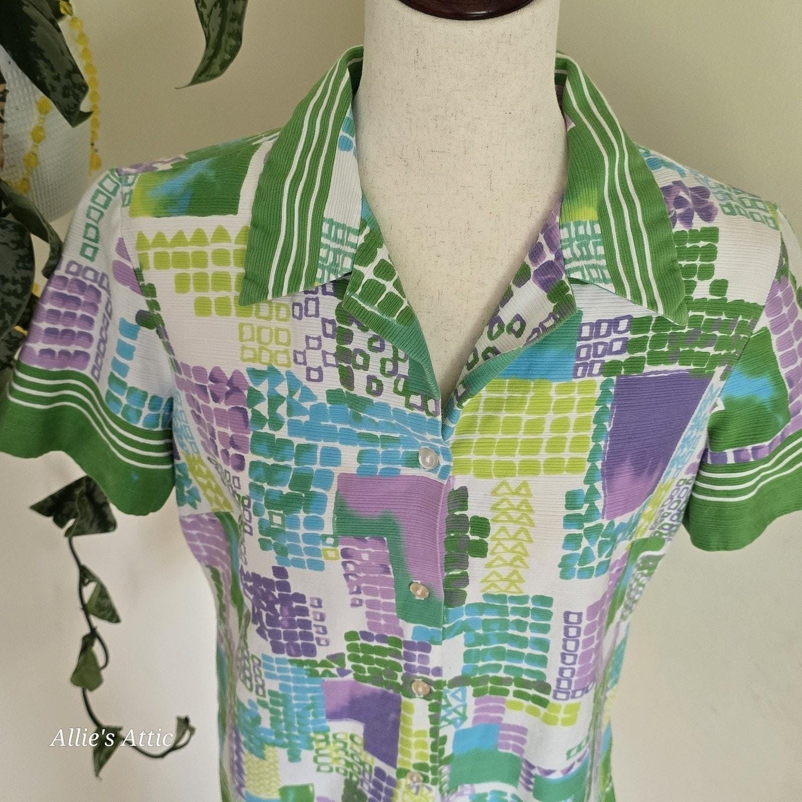 70s Vtg Button Short Sleeve Polyester Geometric Green Purple Dagger Collar Shirt