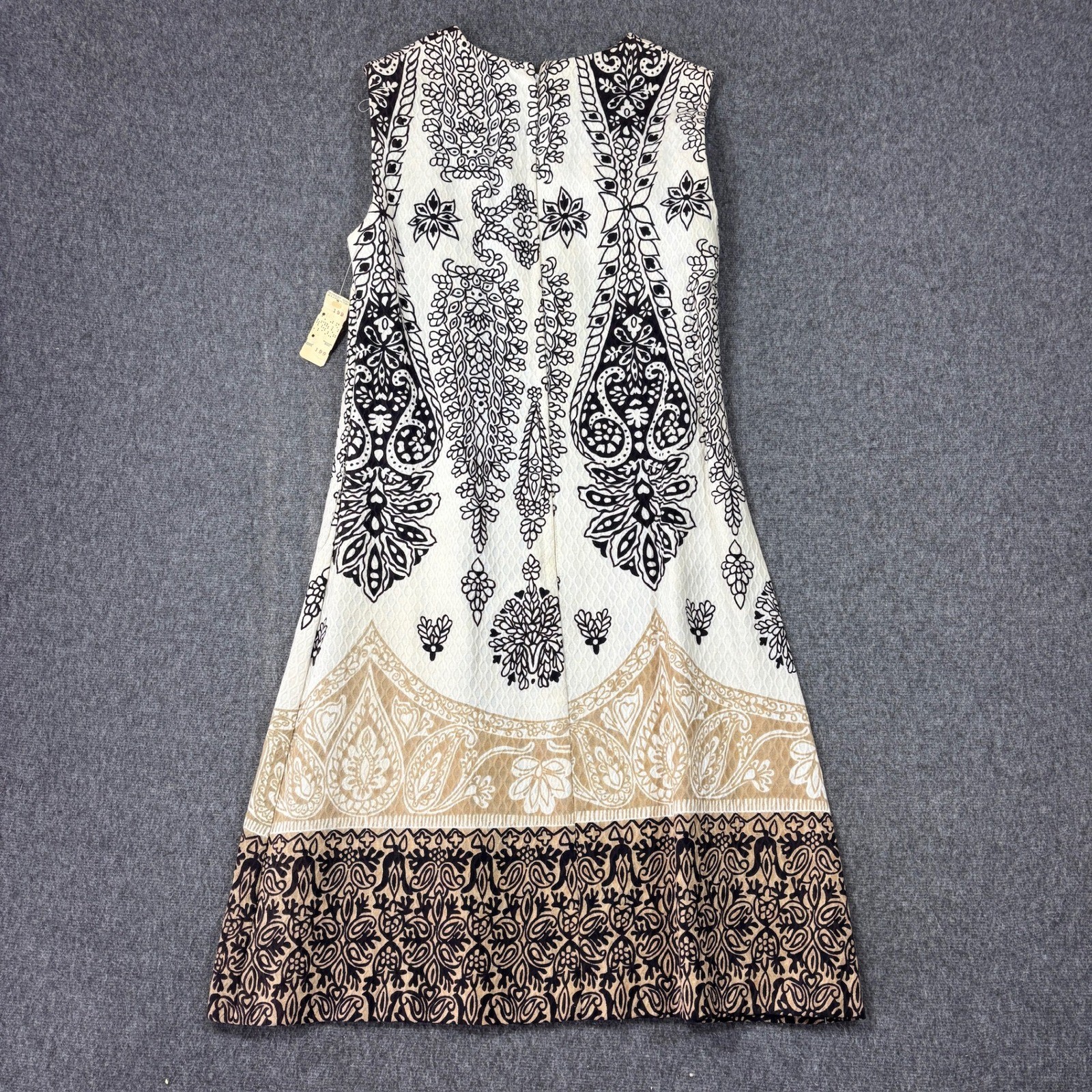 Vintage Woodward & Lothrop Paisley Border Print Sleeveless Shift Dress White 12
