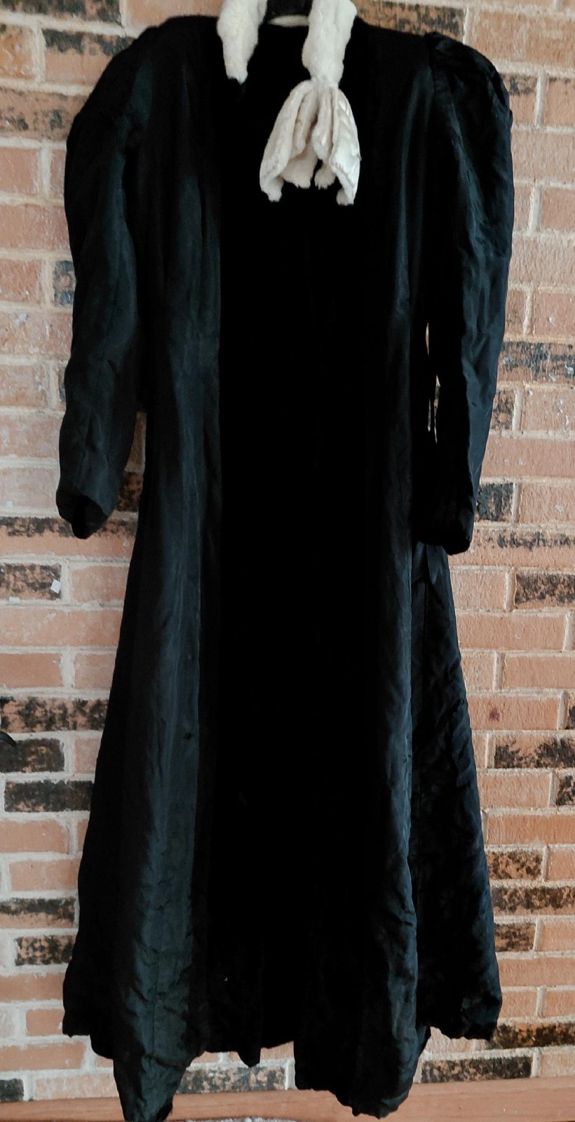 Vintage Sally K Greenebaum Black Velvet Opera Coat w/Ermine Collar AS-IS