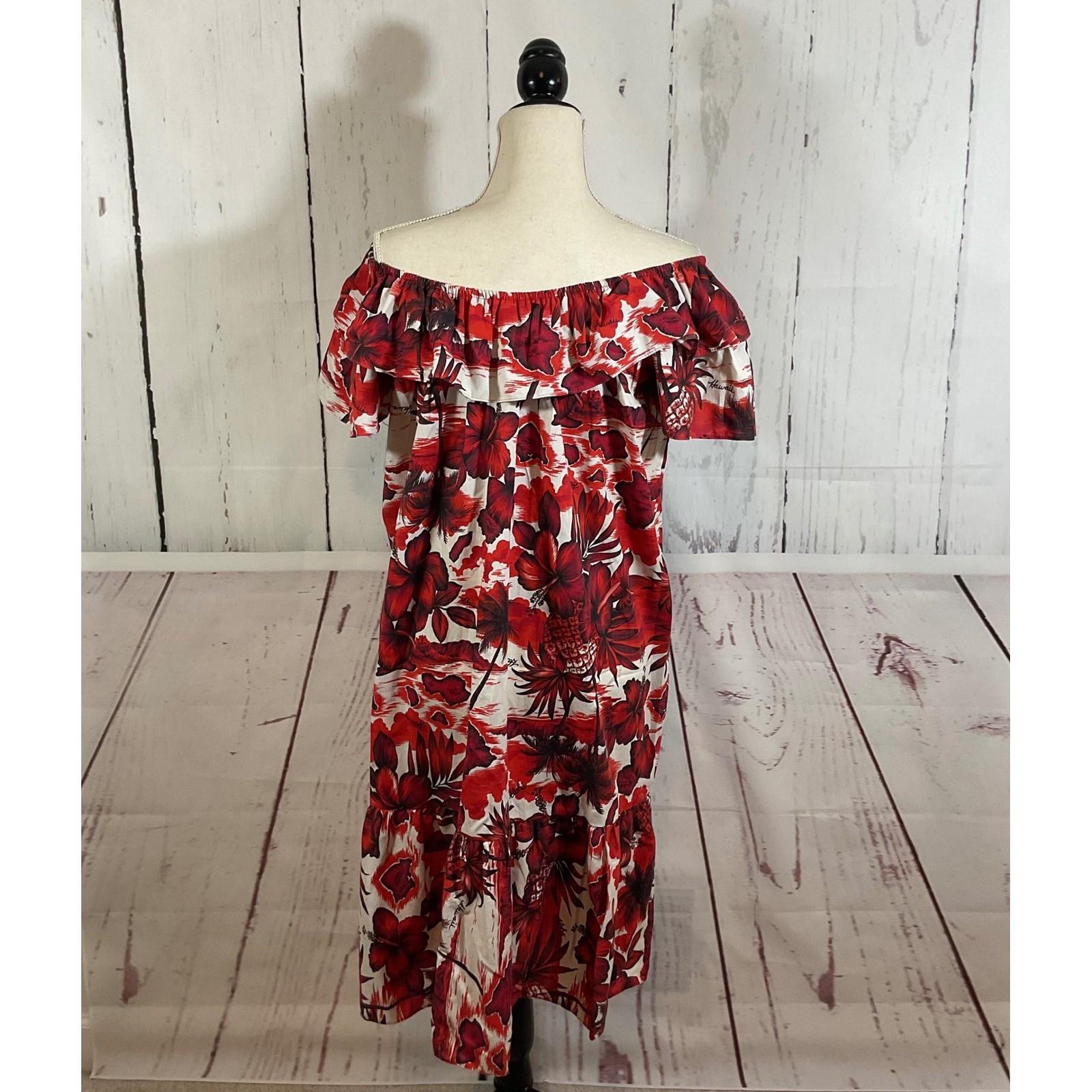 Vintage Made in Hawaii Red Tropical Hibiscus Floral Off Shoulder Muumuu Dress L