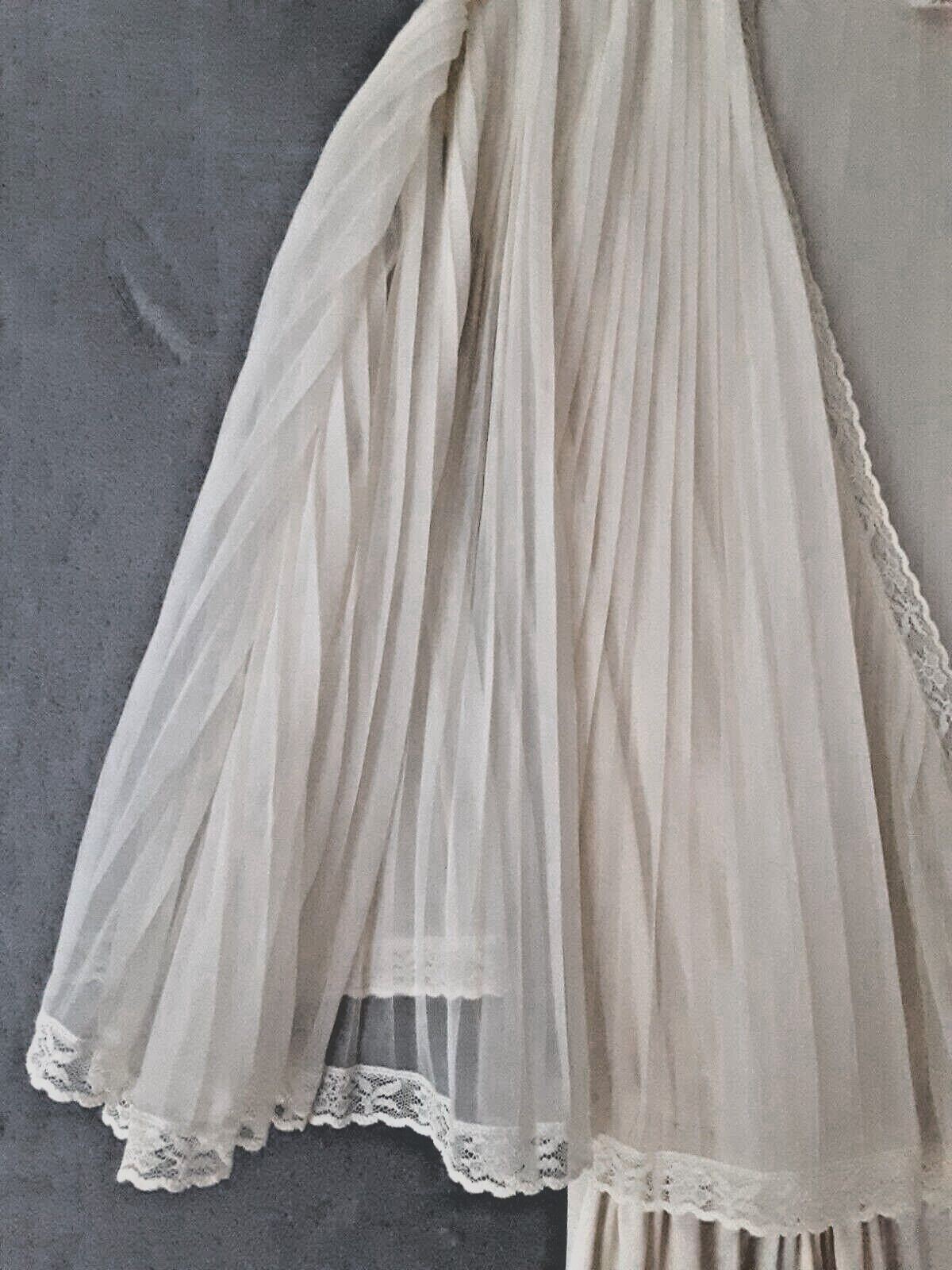 Vtg Ivory Nylon Robe Sz M Sheer Pleated Chiffon Capelet Dressing Gown Jolie Two