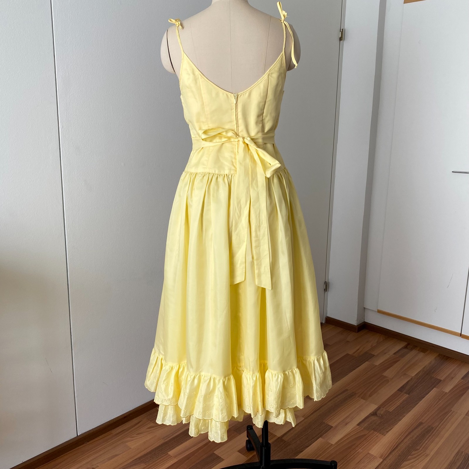 1980s Spaghetti Straps Ruffle Midi Dress Yellow Tiered Romantic Cottagecore EU36